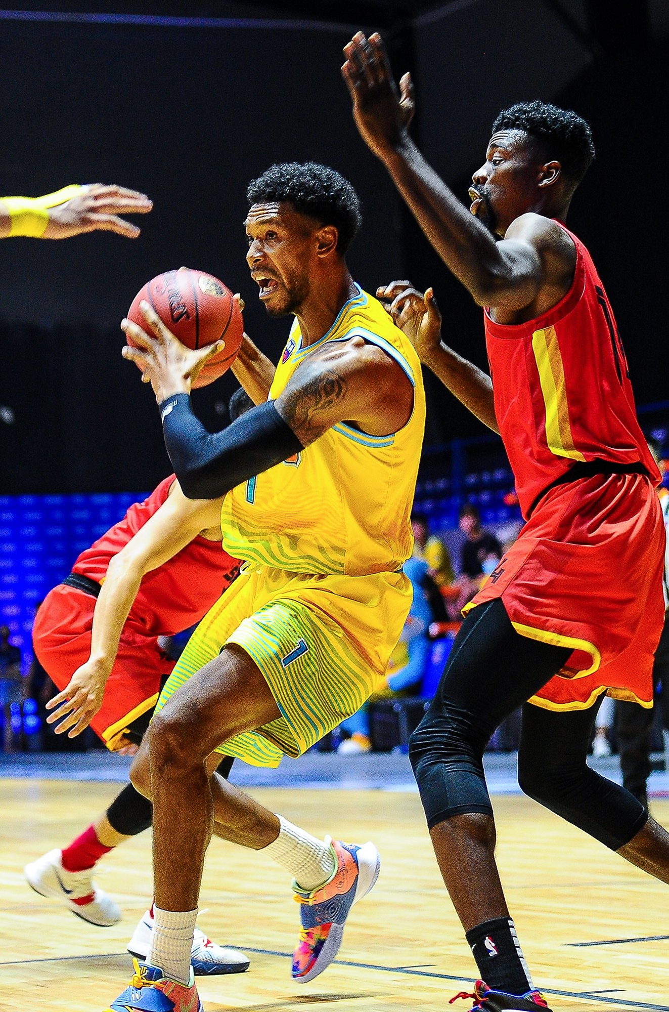 Miu Le xem bong ro anh 4