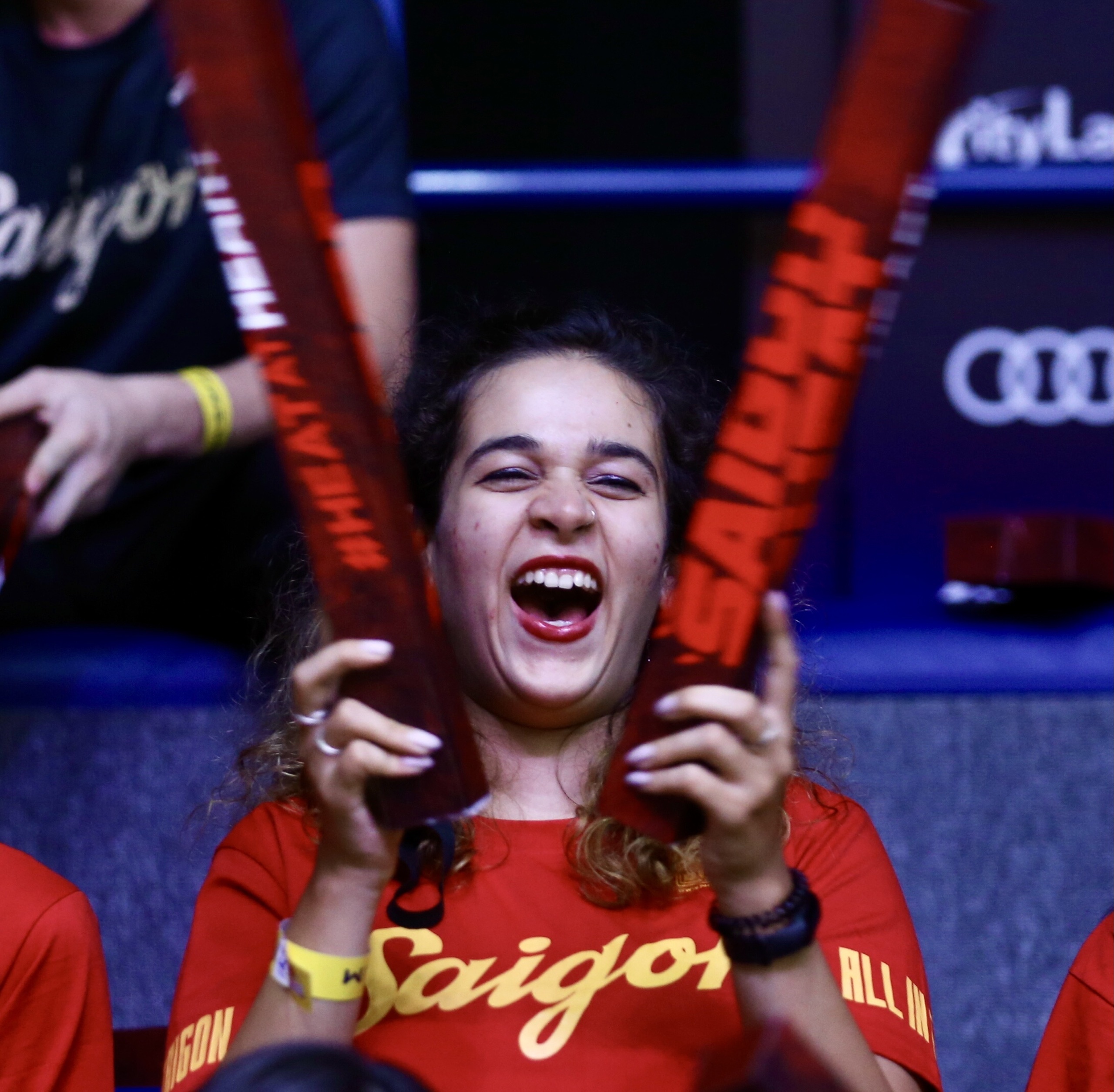 Soobin Hoang Son xem bong ro anh 6