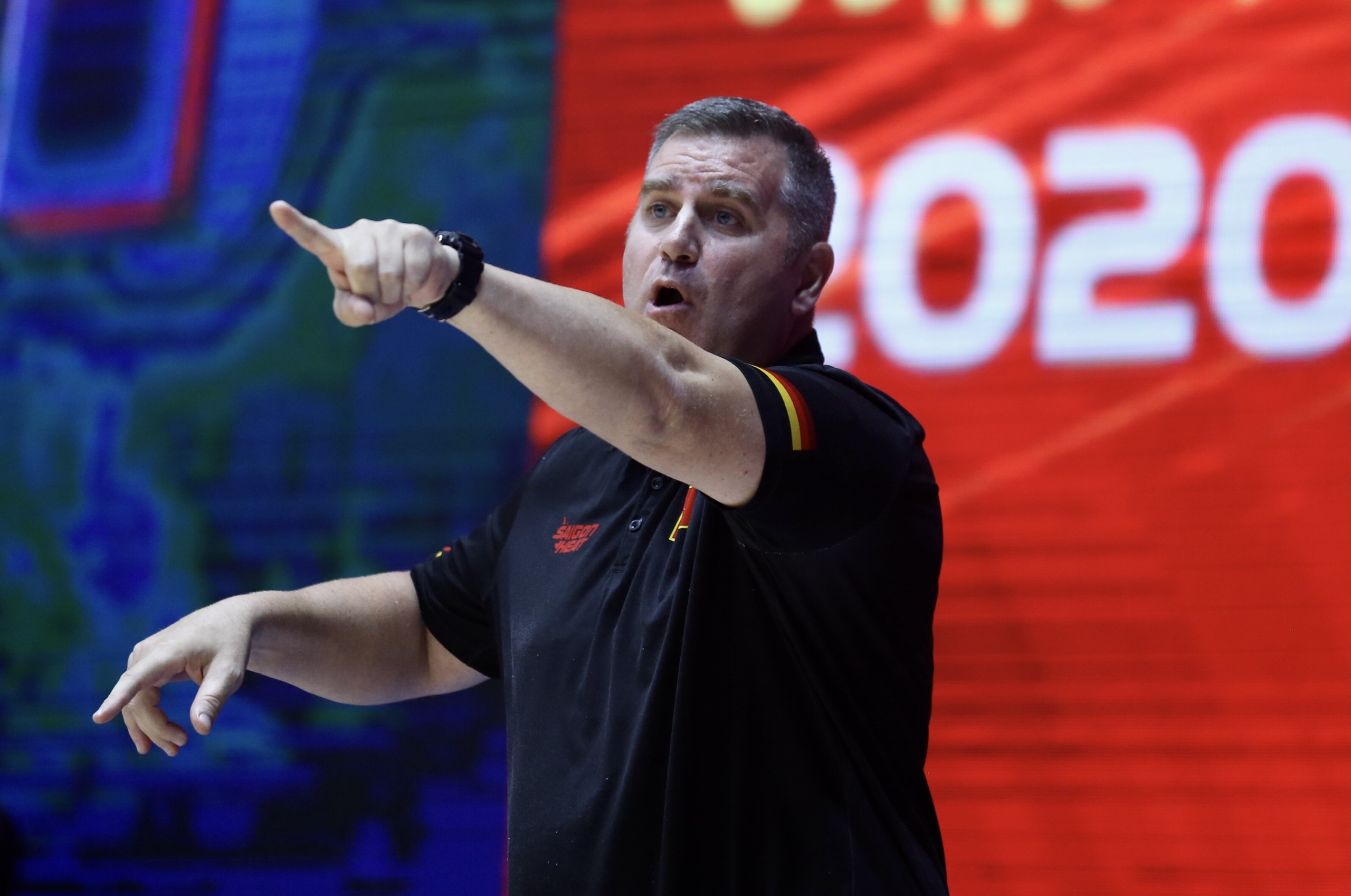 Soobin Hoang Son xem bong ro anh 9