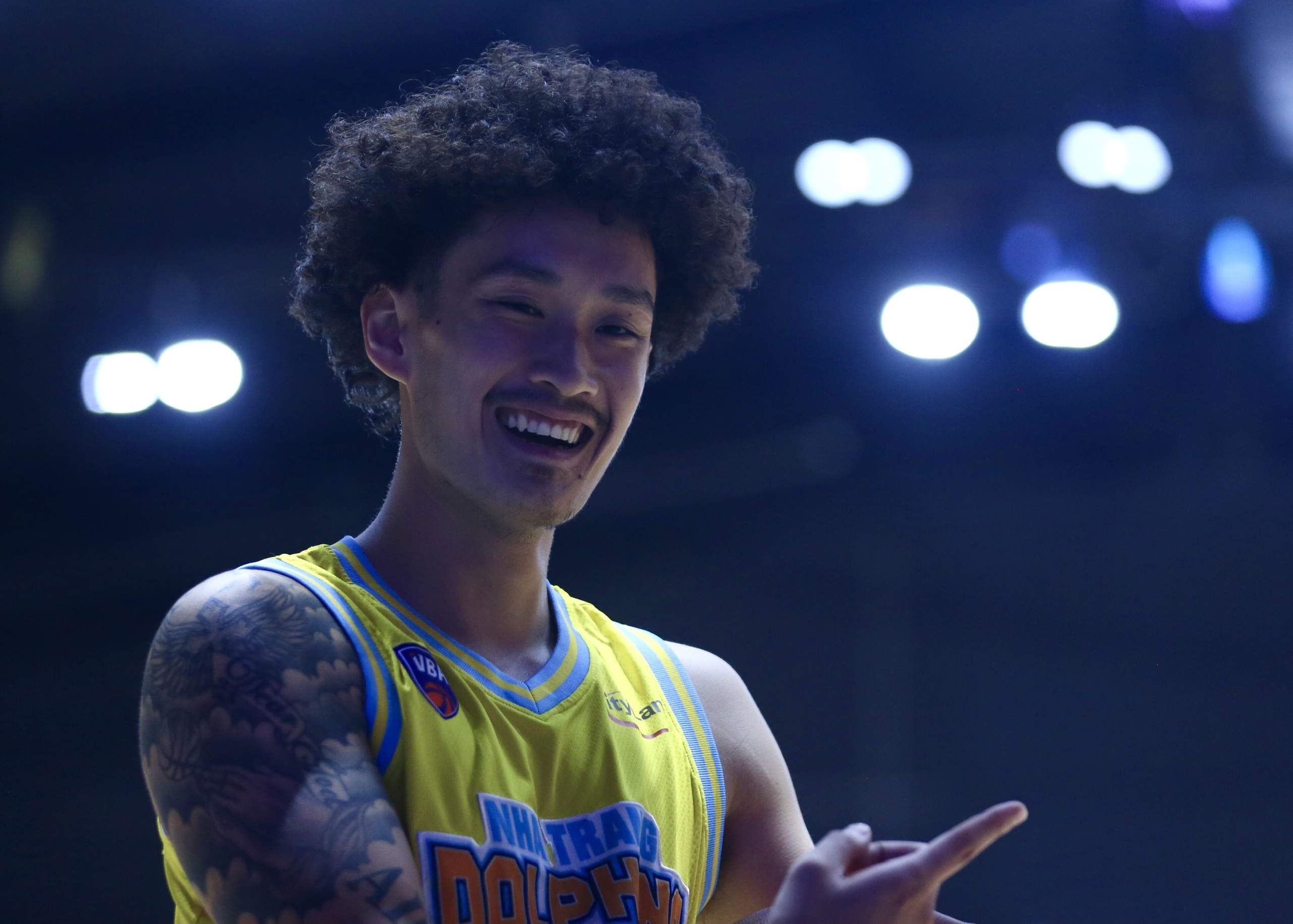 Sao bong ro Viet kieu bi cam thi dau mot tran hinh anh