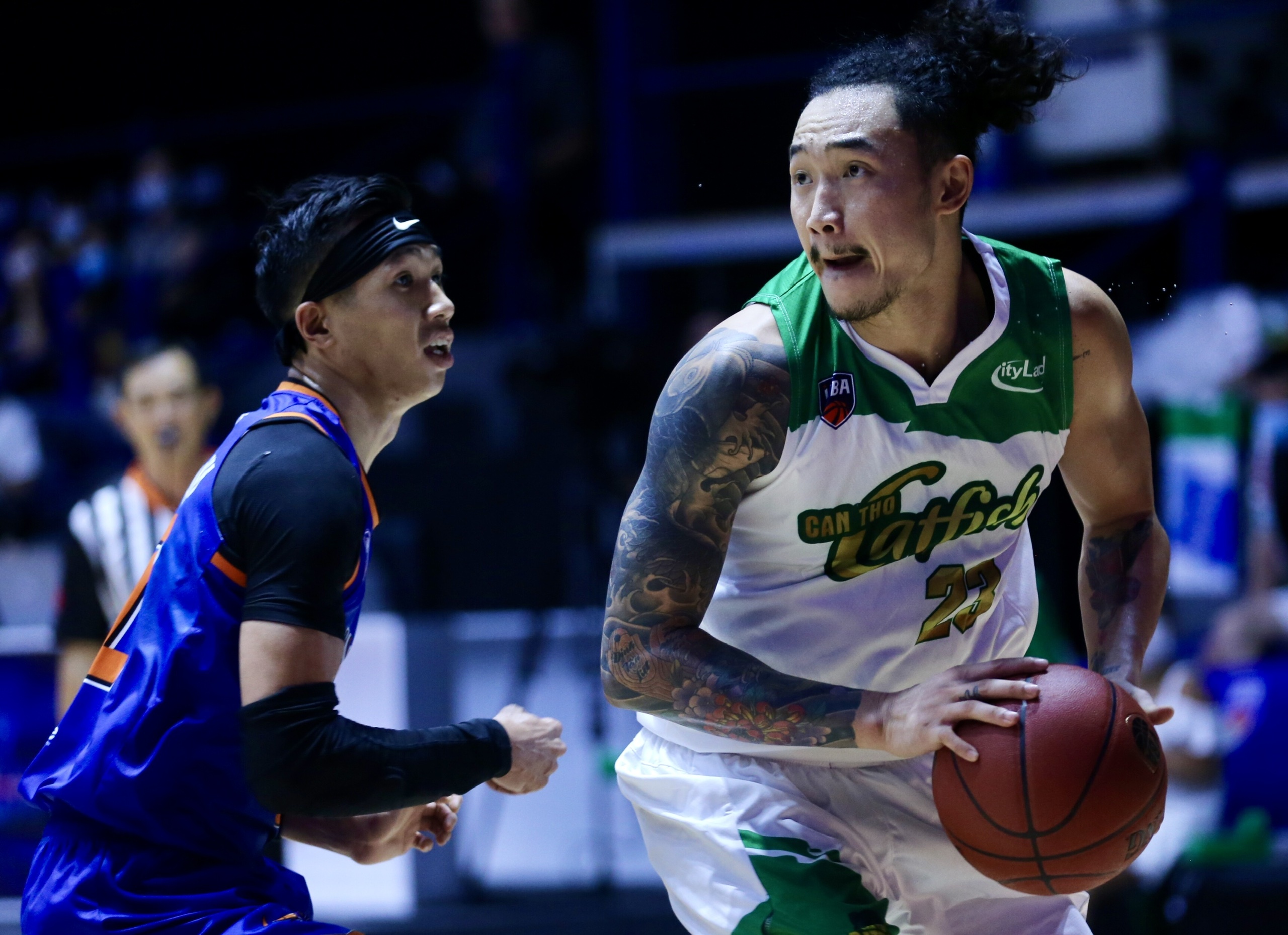 Sang Dinh bung no trong ngay doi dau anh trai Tam Dinh hinh anh