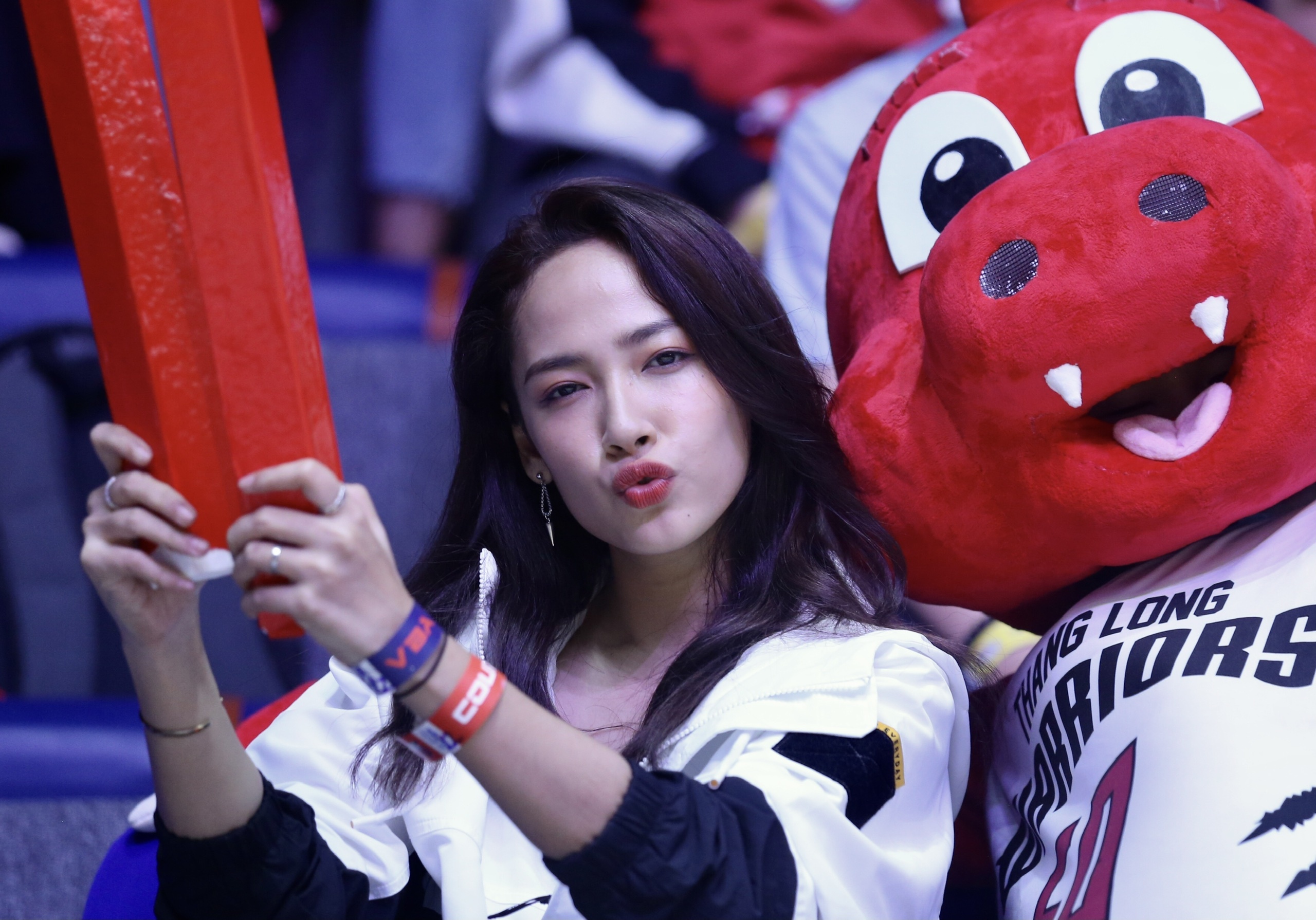 Nguoi noi tieng dam me bong ro anh 5