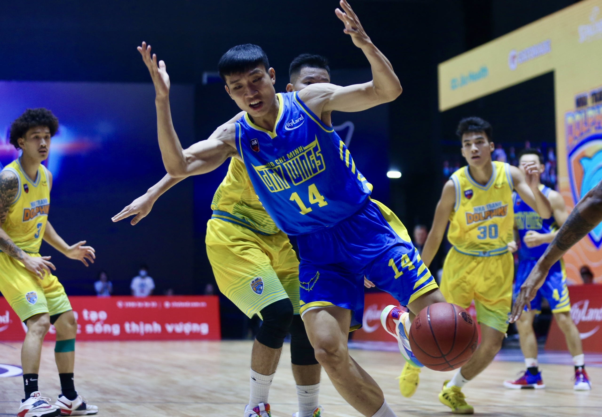 Le Ngoc Tu lap ky luc ghi diem anh 6