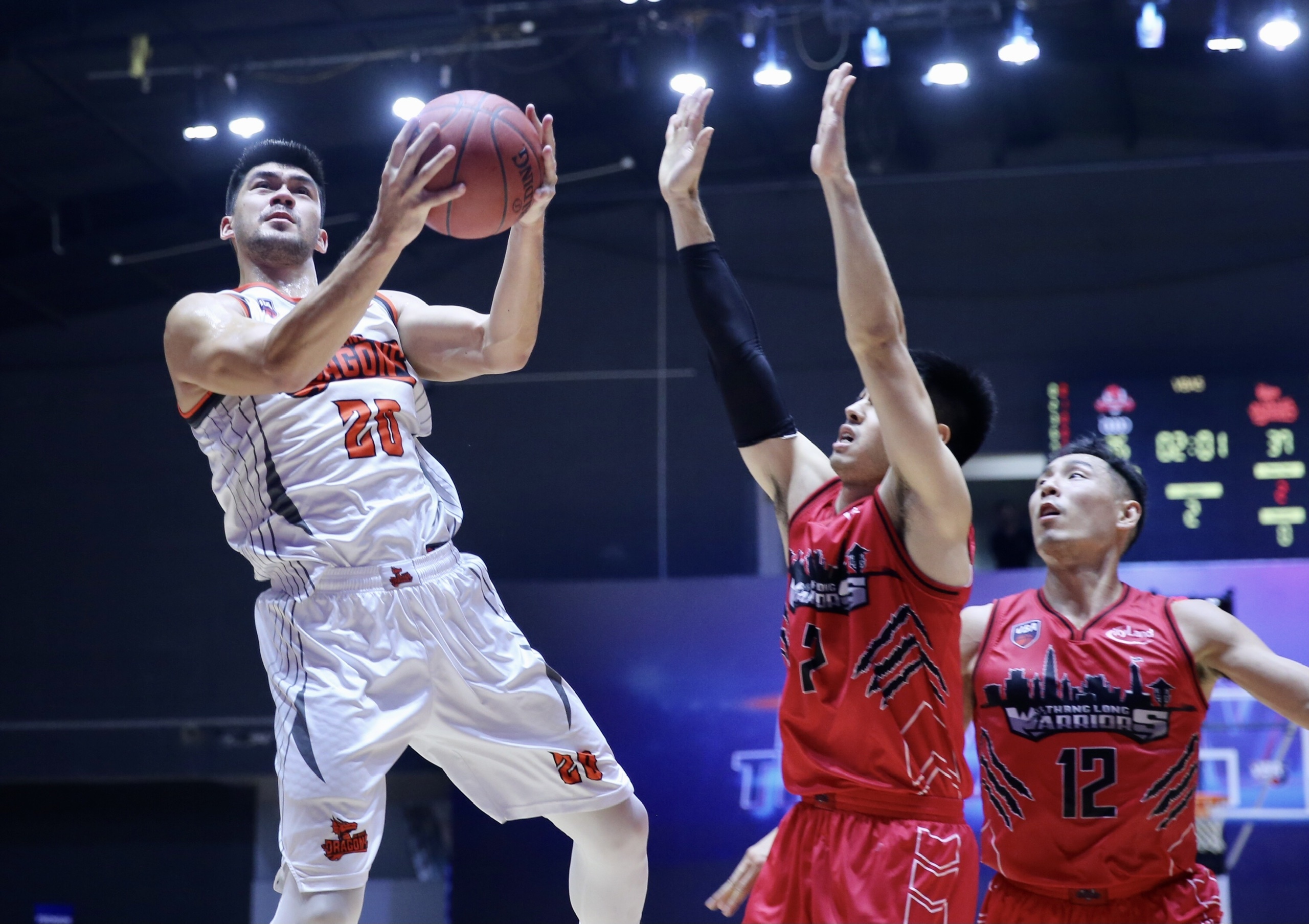 Cara Phuong xem bong ro anh 8