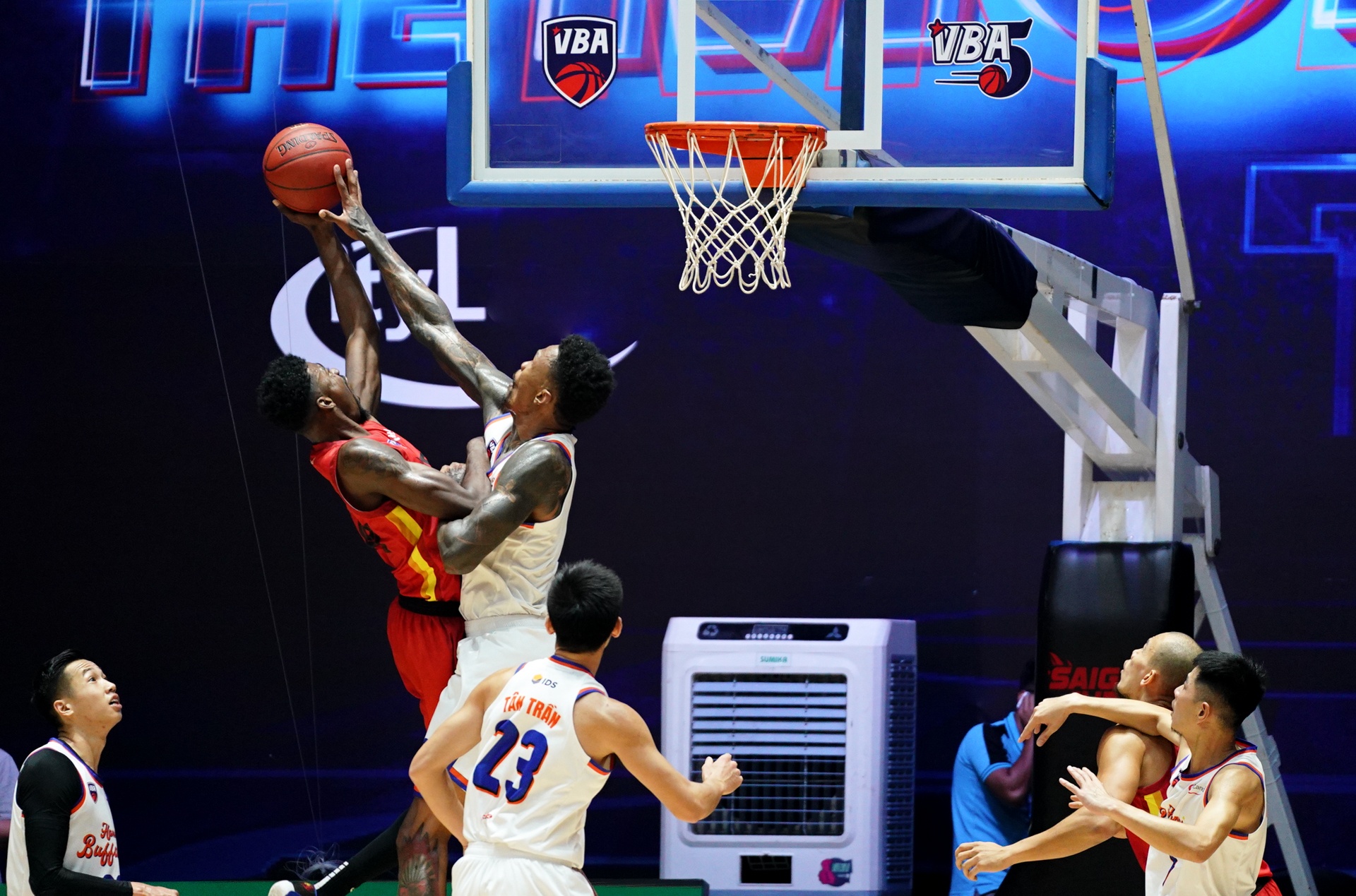 Cau thu bong ro cao nhat Viet Nam anh 10