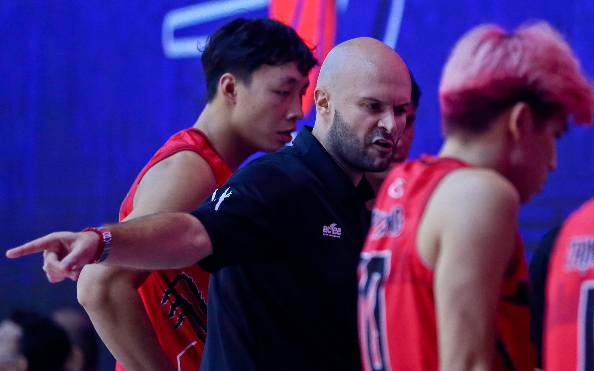 Noi bo Thang Long Warriors roi loan trong tran thua Danang Dragons hinh anh