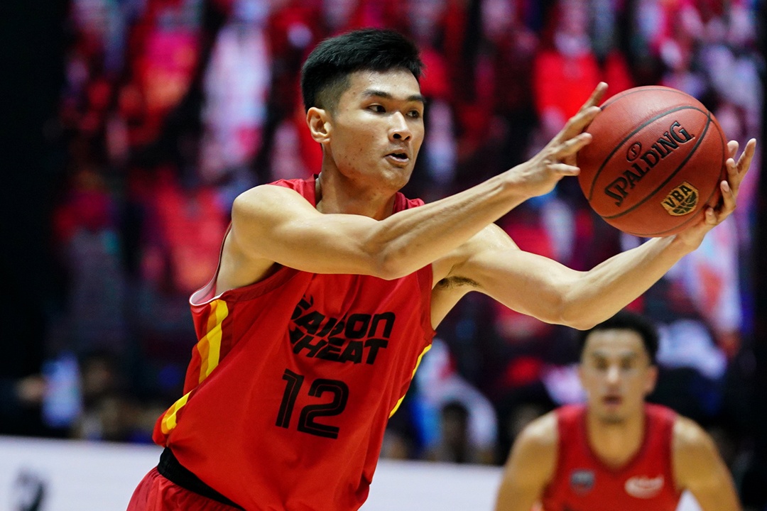 VDV bong ro Viet cao 2,03 m di vao lich su giai VBA hinh anh