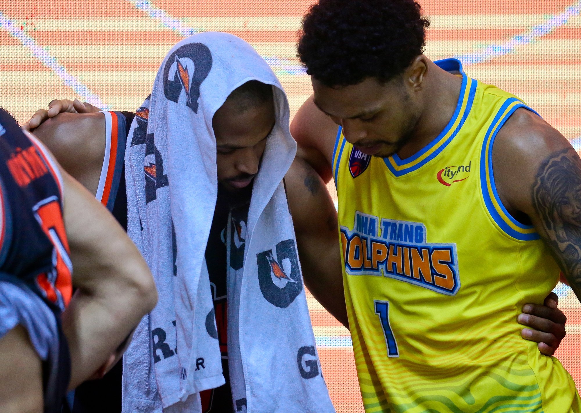 Ngoai binh VBA chan thuong anh 10