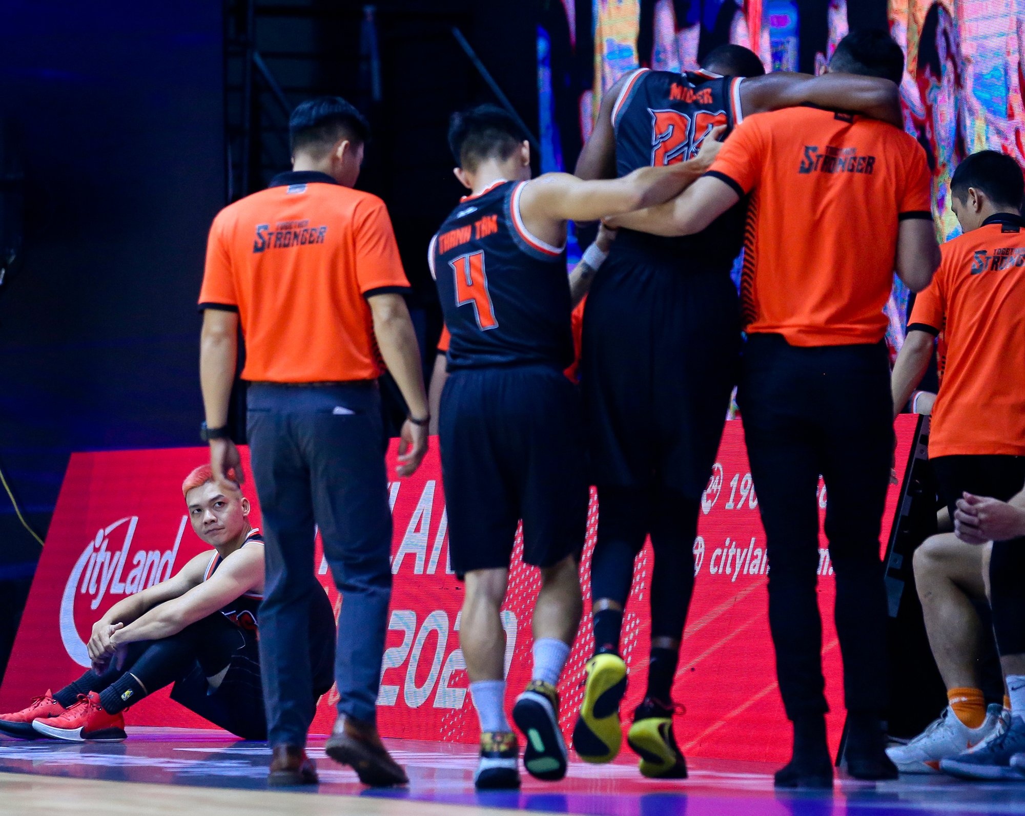 Ngoai binh VBA chan thuong anh 3