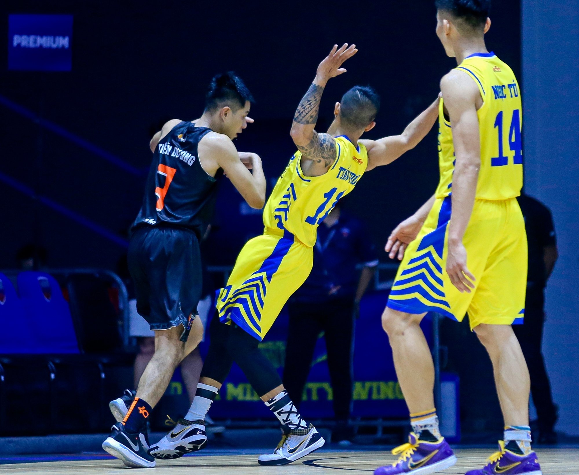 Ngo Tuan Trung buc xuc trong tai anh 4