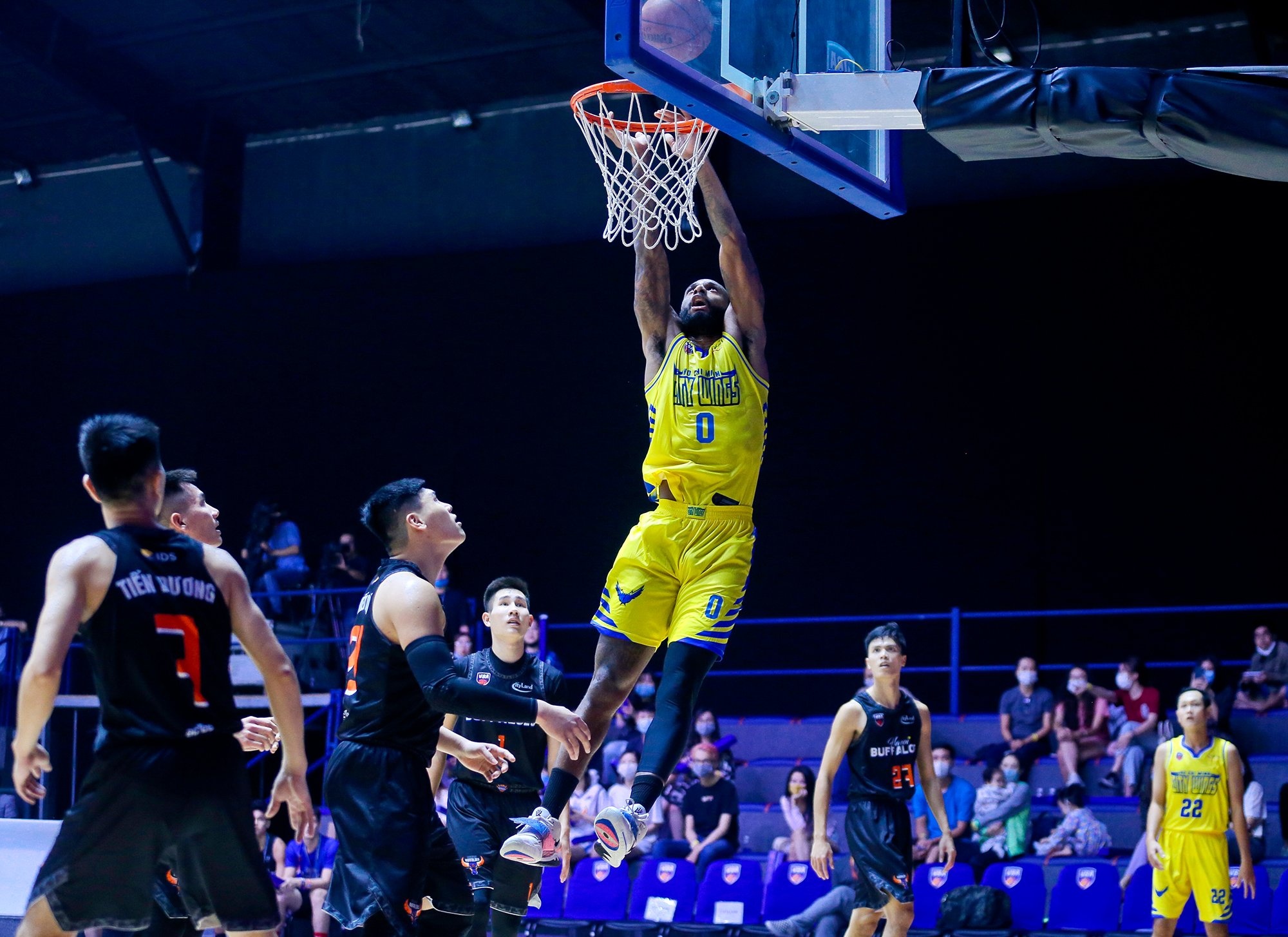 Ngo Tuan Trung buc xuc trong tai anh 9