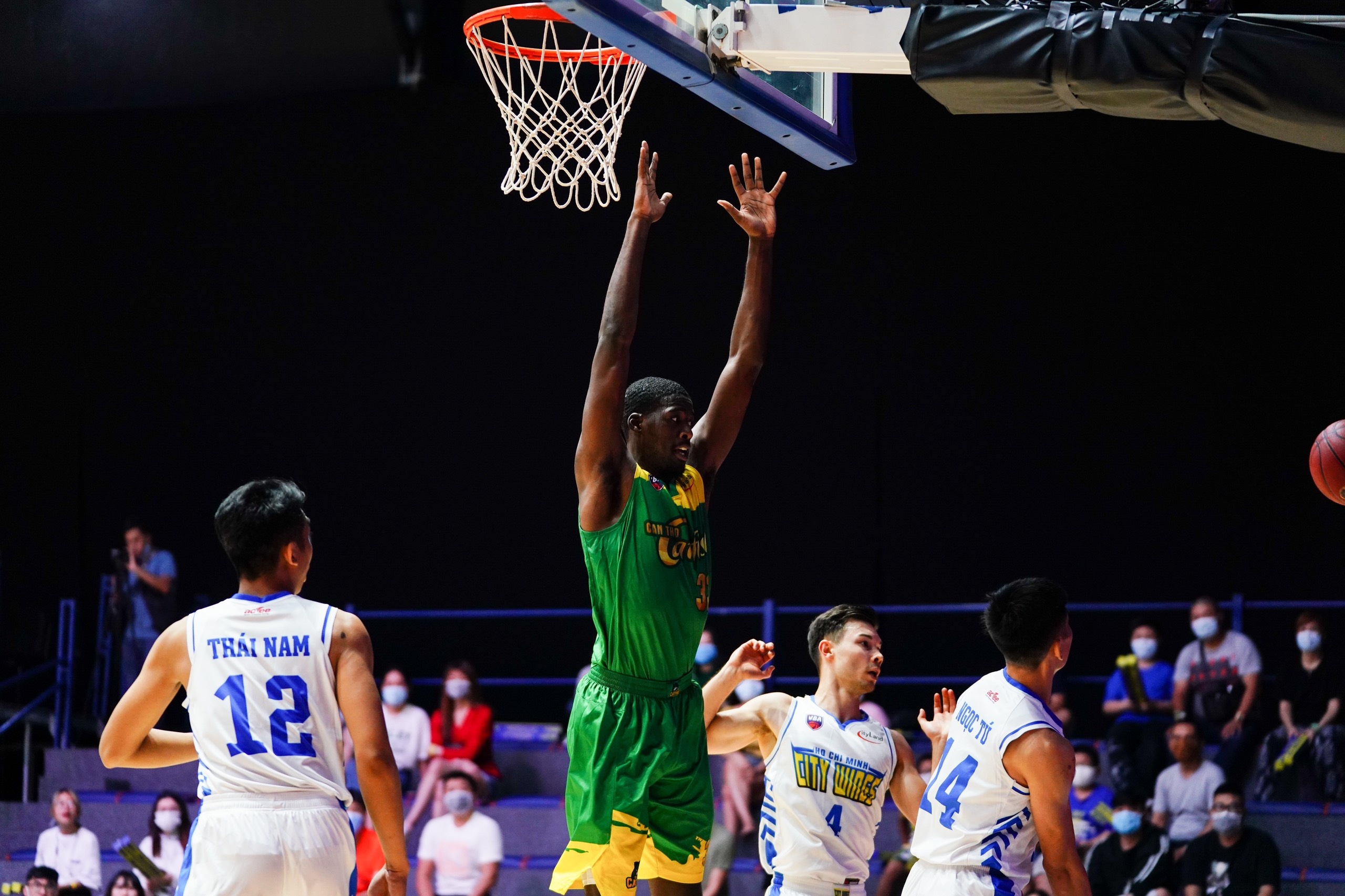 Trung phong Cantho Catfish anh 1