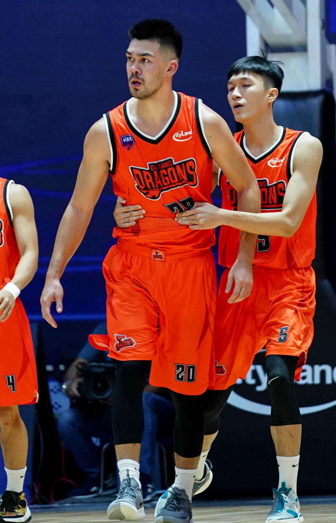 Chris Dierker tuc gian trong tai anh 1