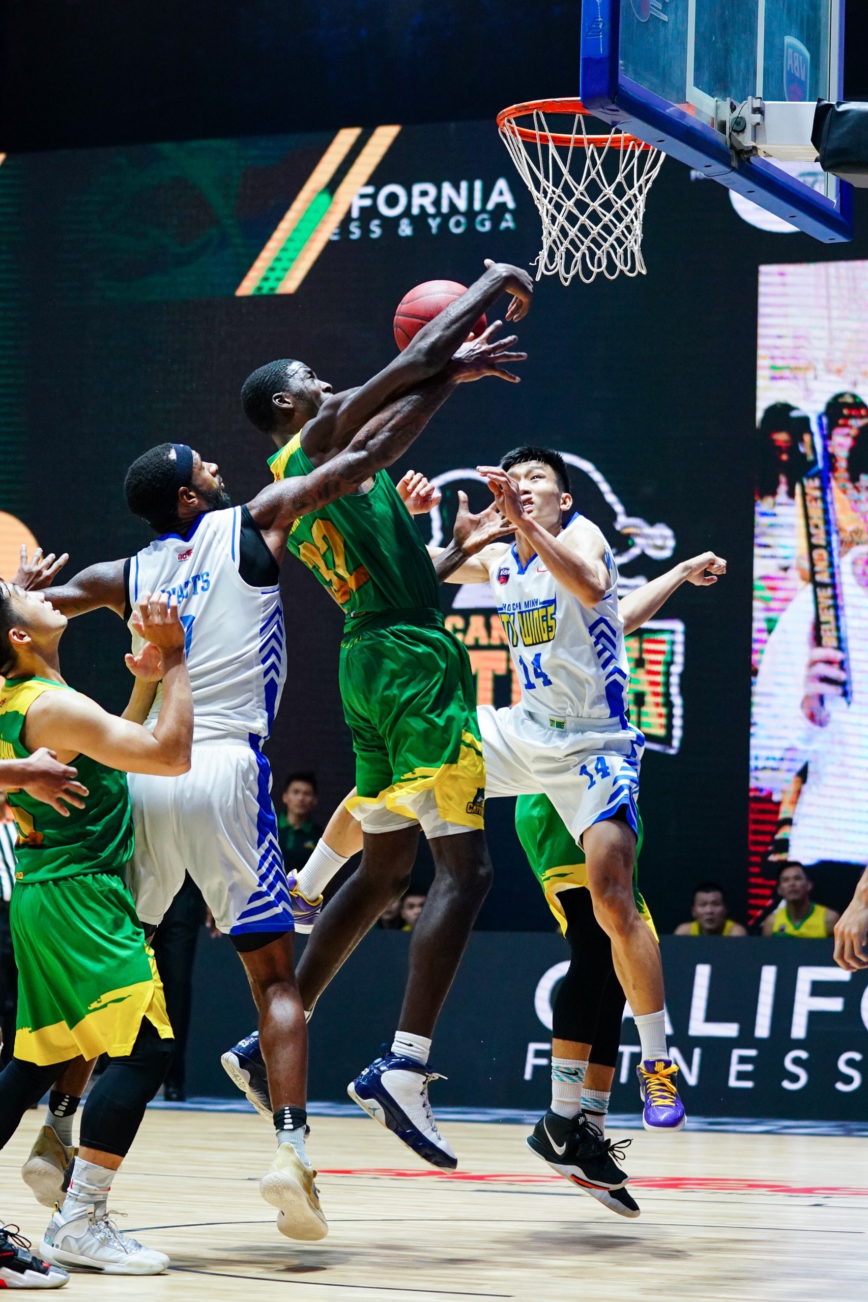 Trung phong Cantho Catfish anh 3