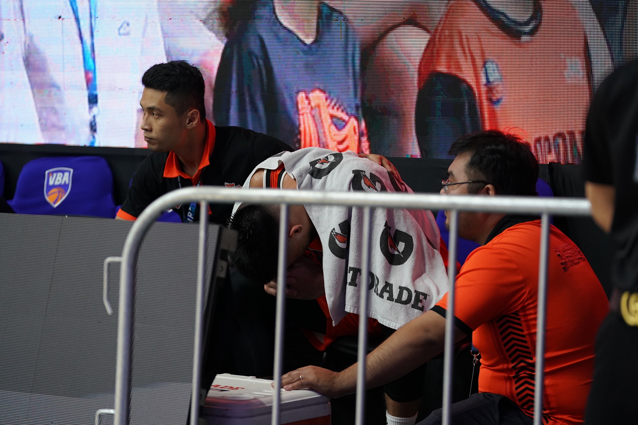 Chris Dierker tuc gian trong tai anh 3