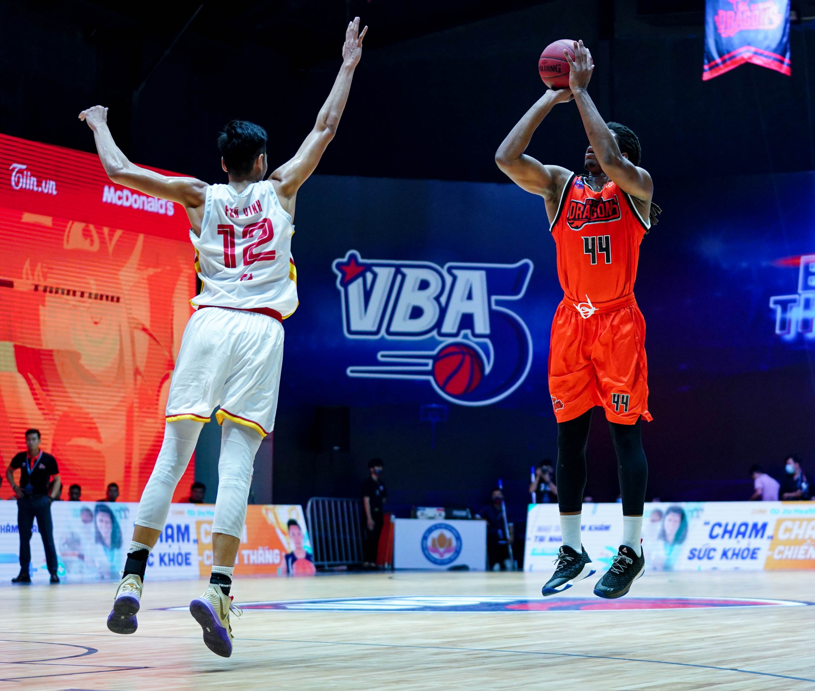 Ngoai binh Danang Dragons anh 5