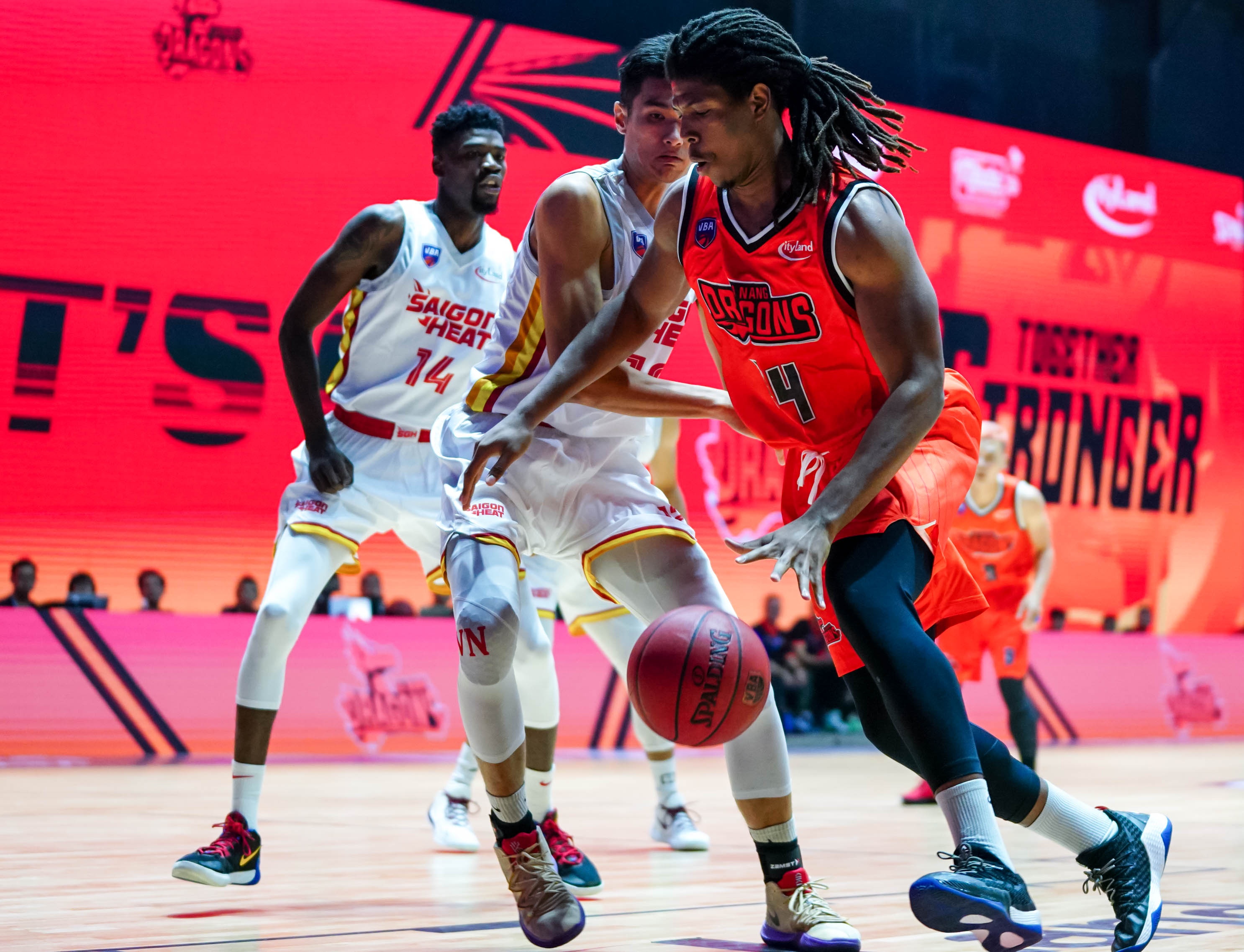 Ngoai binh Danang Dragons anh 6