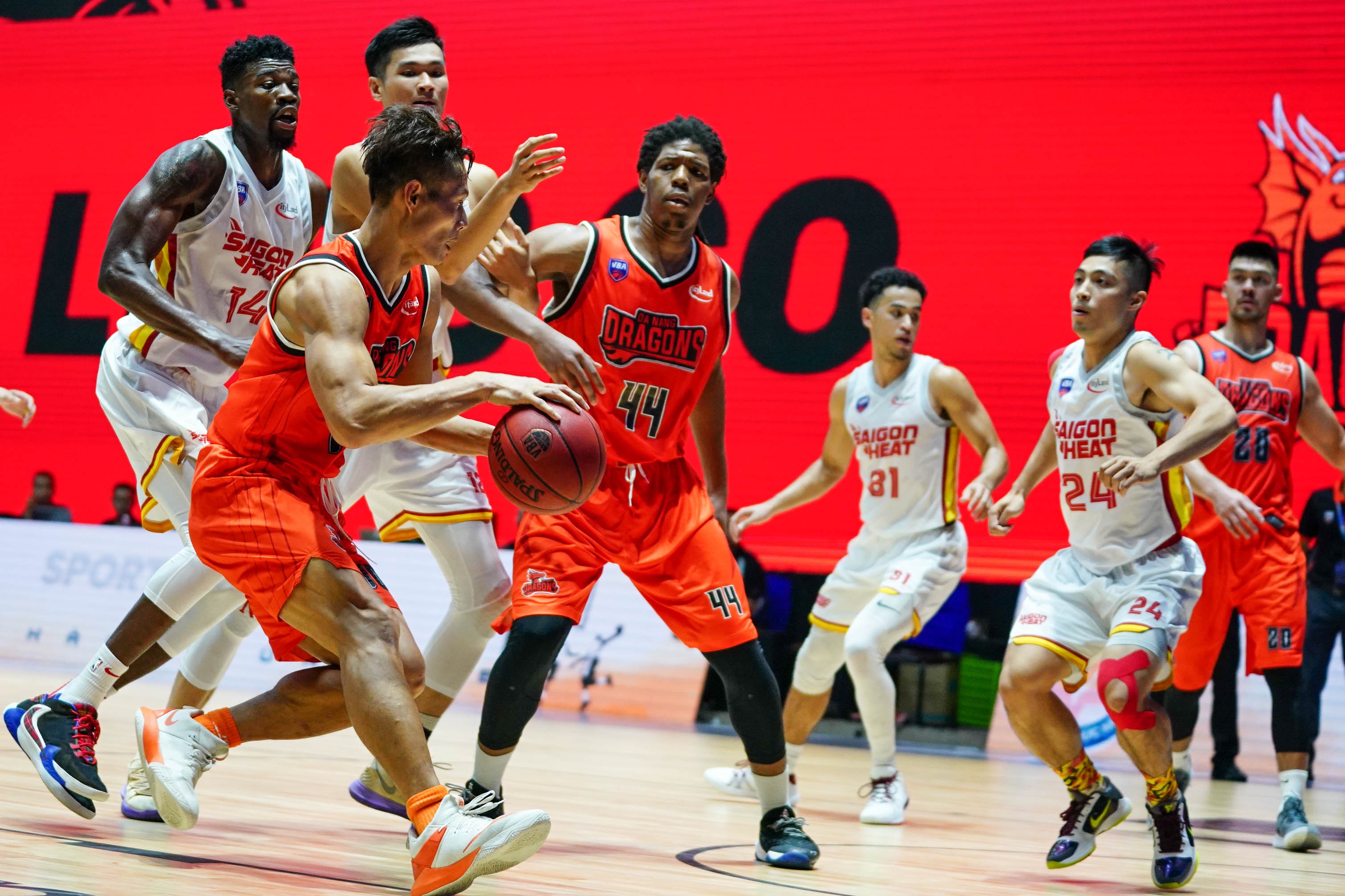 Ngoai binh Danang Dragons anh 8