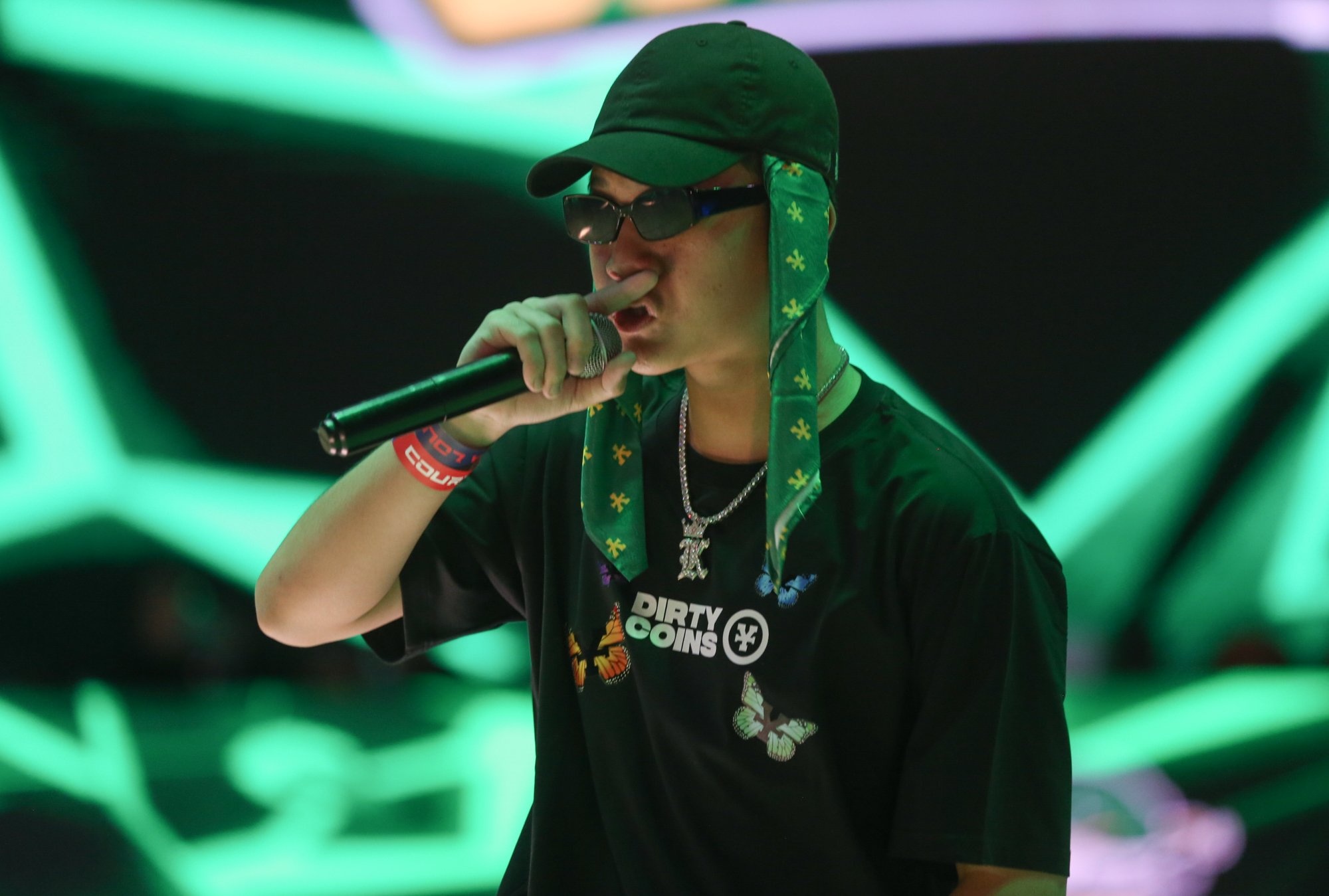 Rapper LK xem bong ro anh 4
