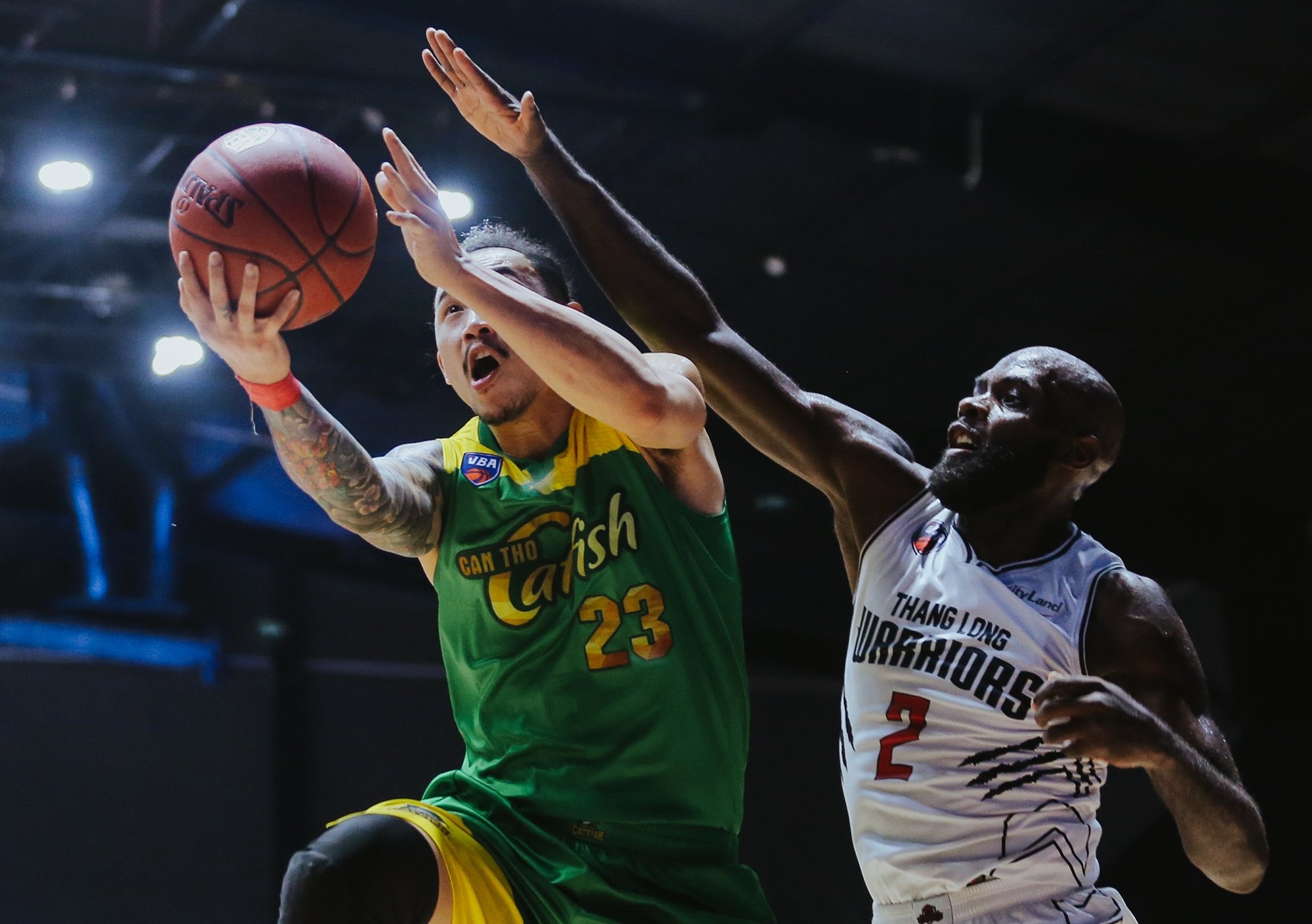 Dinh Thanh Tam bat luc trong ngay Cantho Catfish bai tran hinh anh