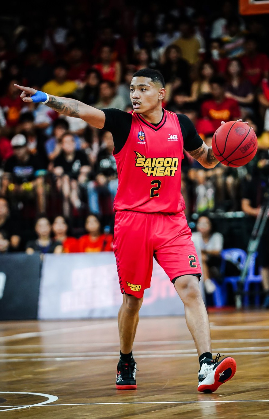 Cau thu Viet kieu Chris Dierker anh 2