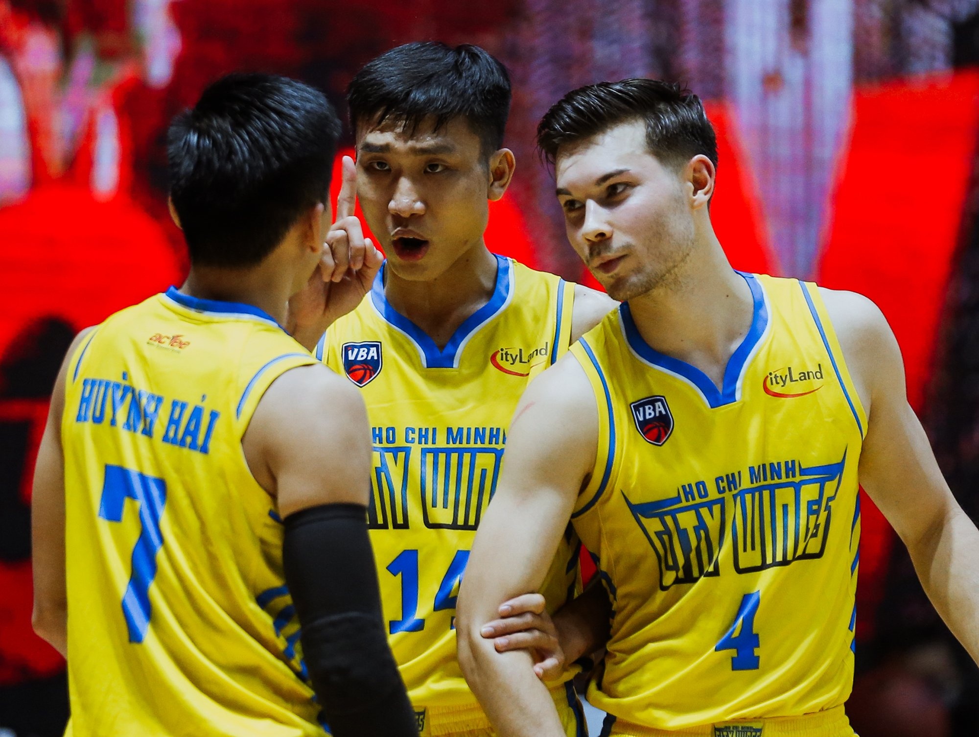 Cau thu bong ro Viet kieu Christian Juzang anh 10