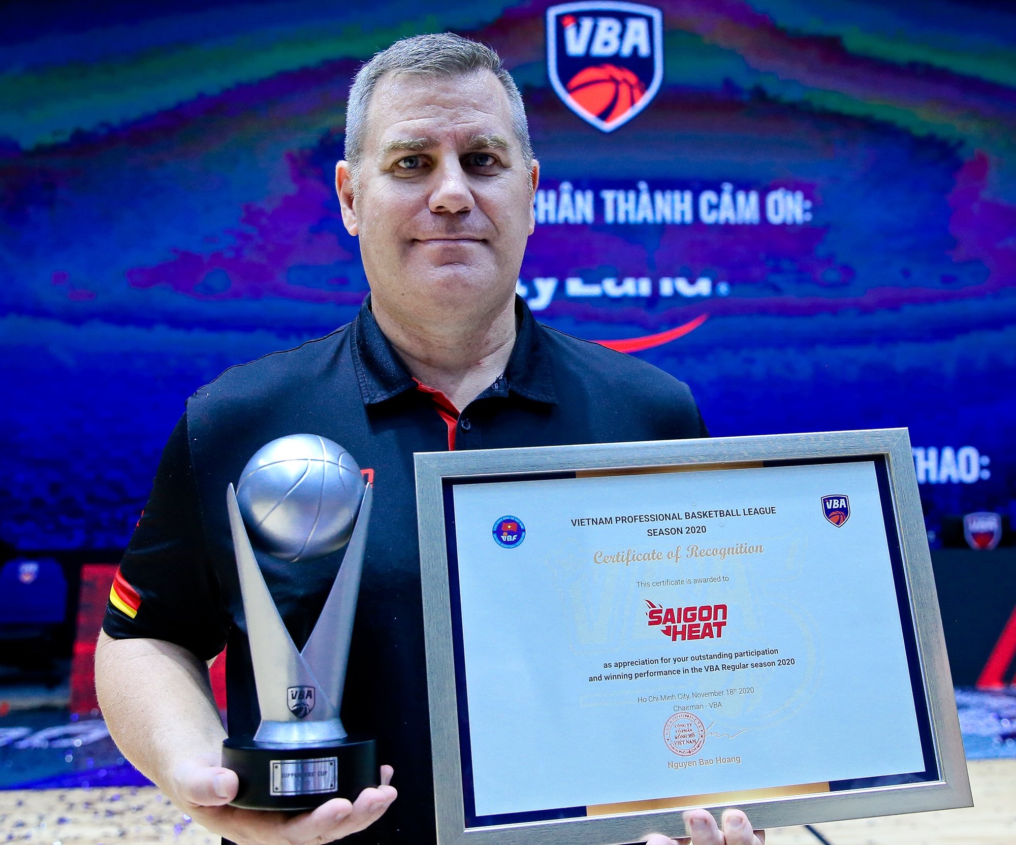 Saigon Heat vo dich vong bang VBA anh 4