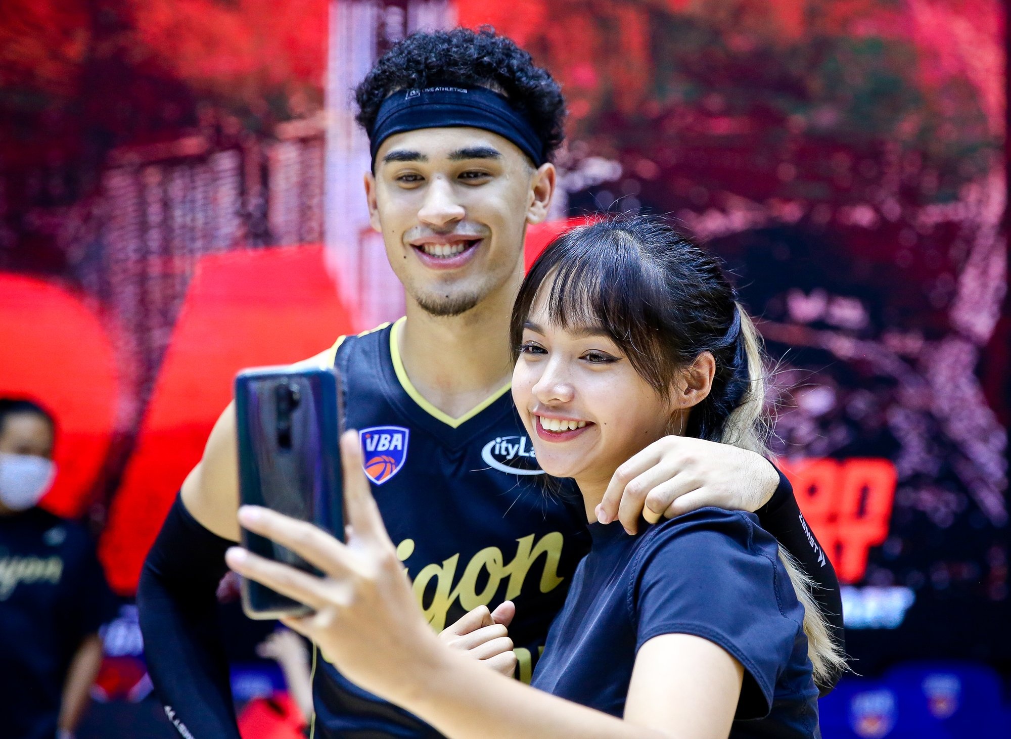 Saigon Heat vo dich vong bang VBA anh 5