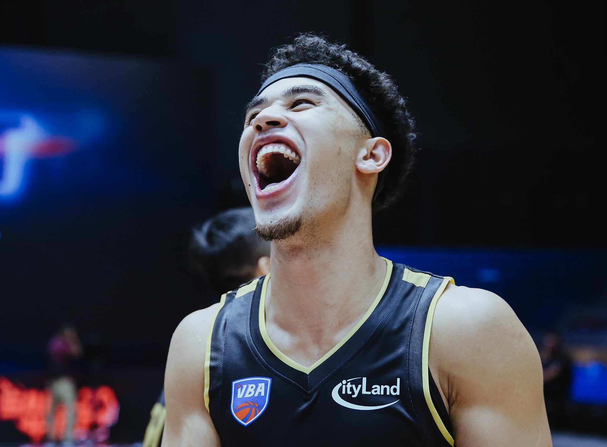 Christian Juzang toa sang giup Heat vo dich vong bang VBA hinh anh