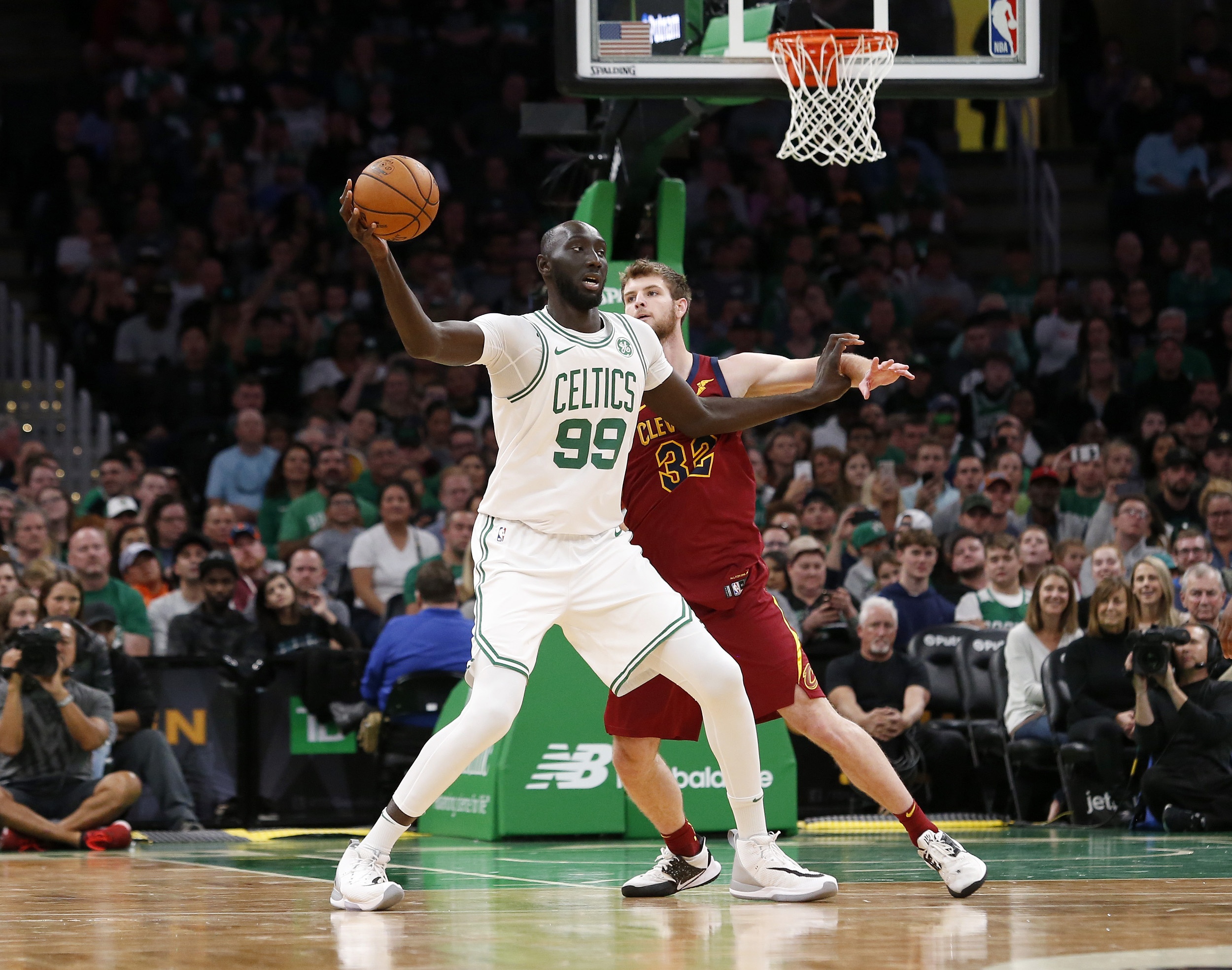 Cau thu bong ro cao nhat NBA anh 1