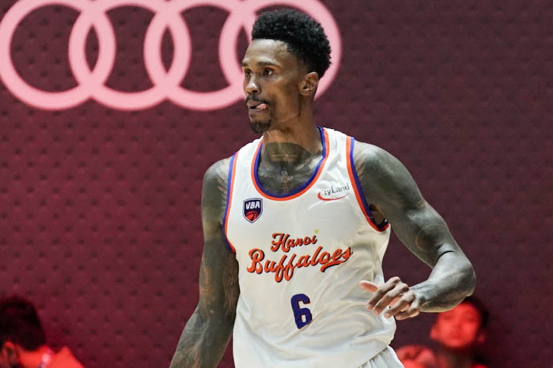 Ngoai binh cao 2,06 m thang hoa tai VBA o tuoi 37 hinh anh