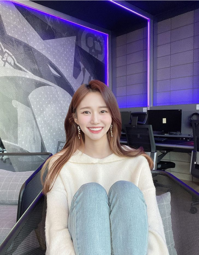 Nữ MC LMHT Hàn Quốc ảnh 4 Nu MC LMHT Han Quoc anh 4