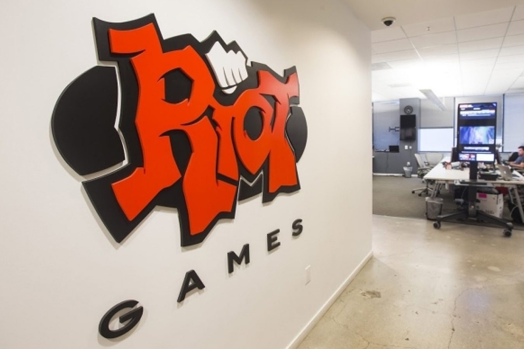 Chu so huu Lien Minh Huyen Thoai anh 1