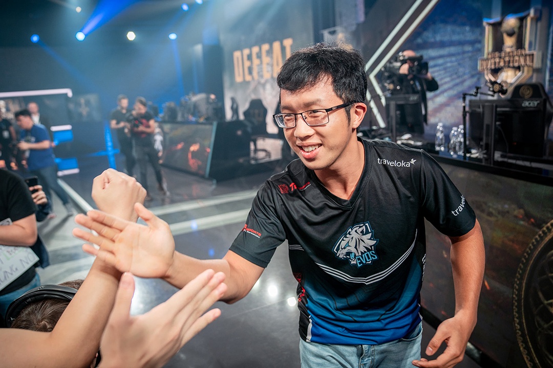 Warzone: 'Game thu LMHT Viet Nam khong thua khu vuc nao' hinh anh