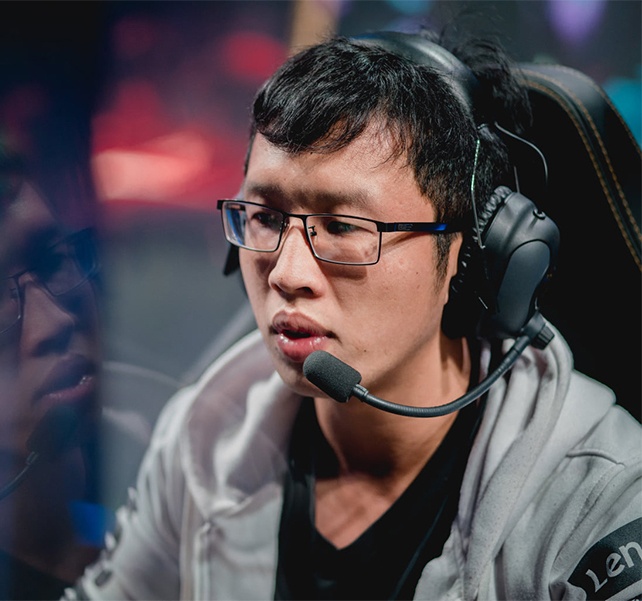 Warzone tro lai VCS anh 1