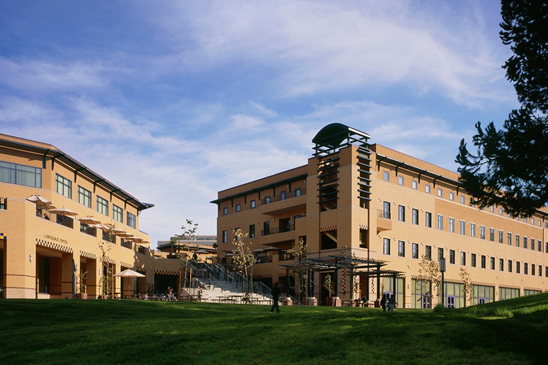 Dai hoc danh cho game thu anh 10