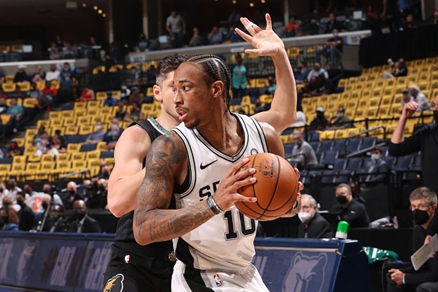 San Antonio Spurs bi loai khoi play-off anh 1