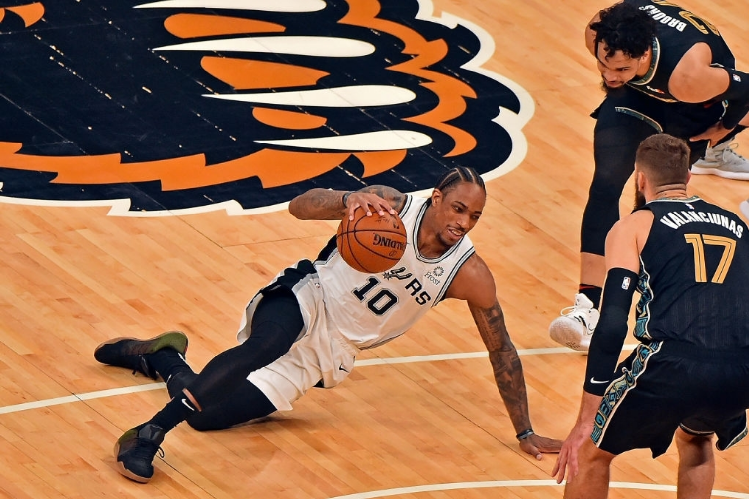 San Antonio Spurs bi loai khoi play-off anh 2
