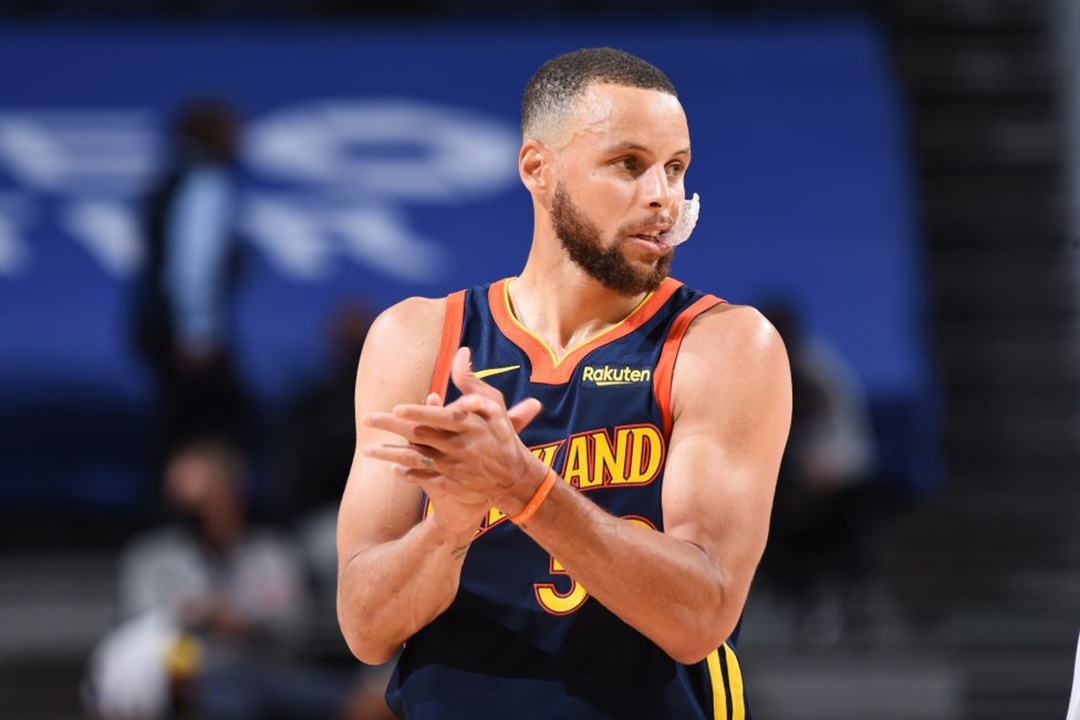No luc khong thanh cua Stephen Curry hinh anh