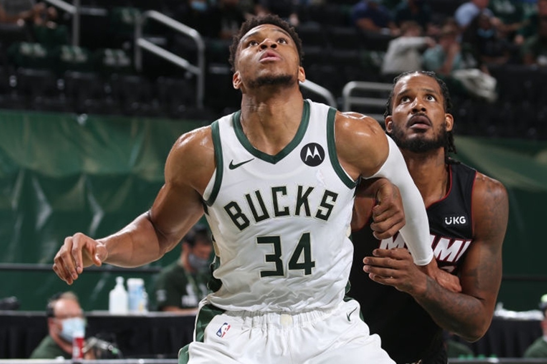 Suc manh the chat cua VDV bong ro cao 2,11 m hinh anh