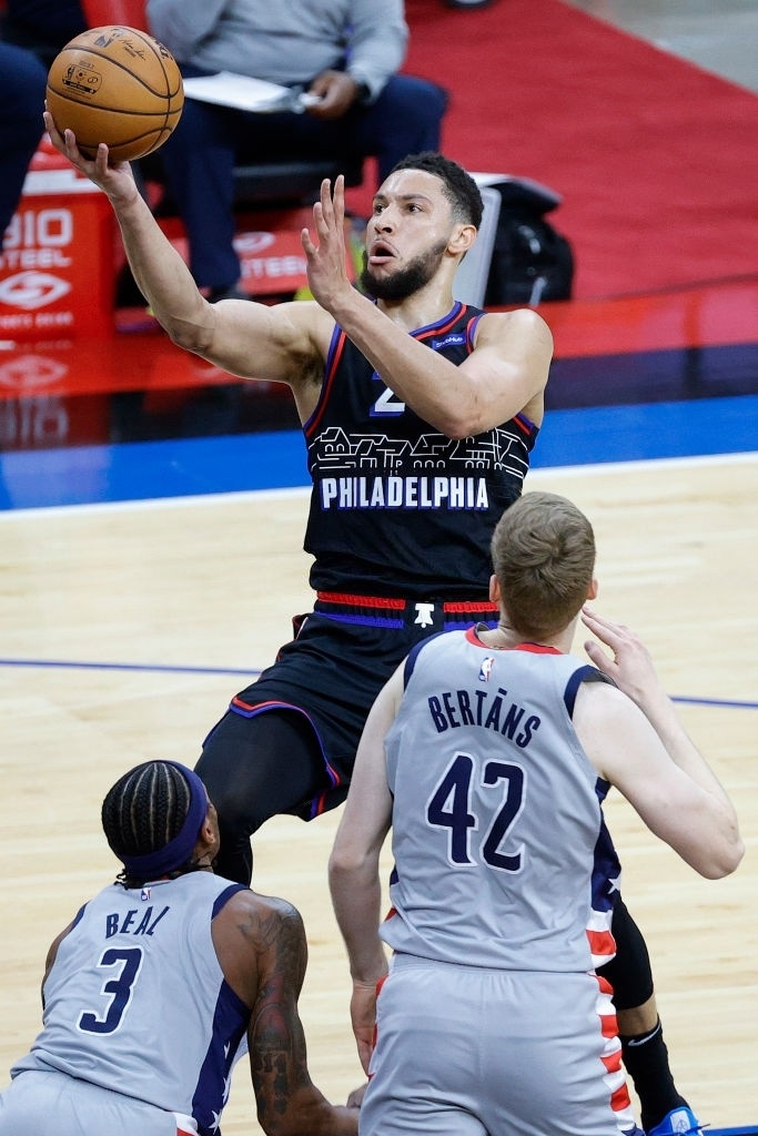 Russell Westbrook bị đổ bắp rang lên đầu ảnh 7 Russell Westbrook bi do bap rang len dau anh 7