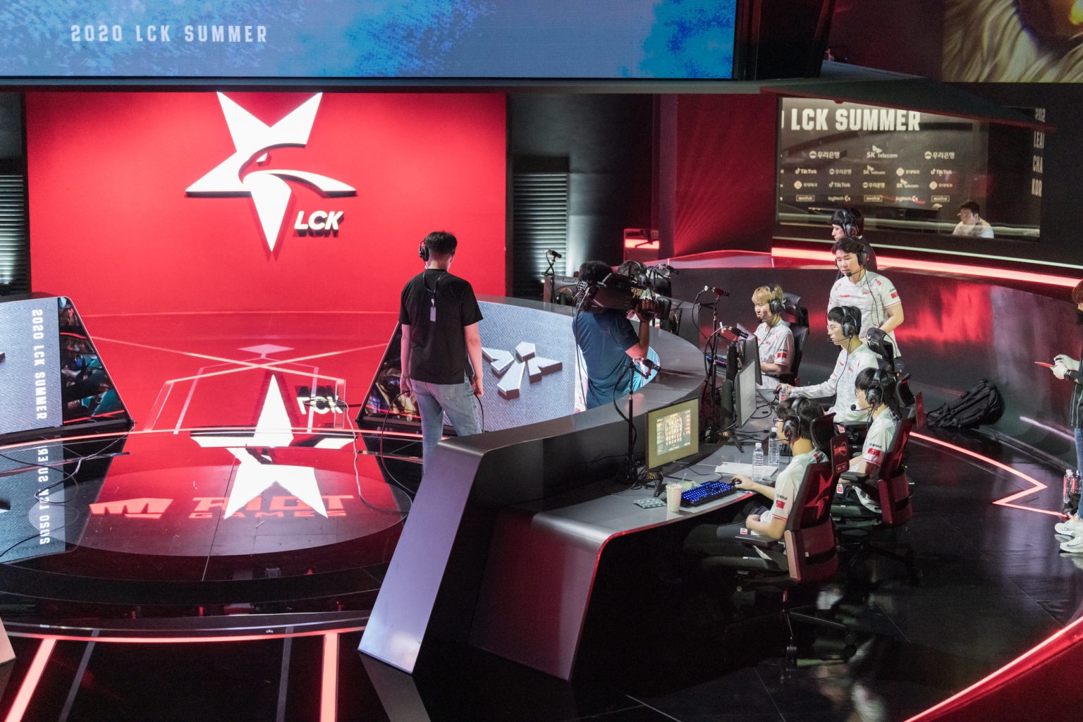 LCL binh luan tieng Viet anh 1