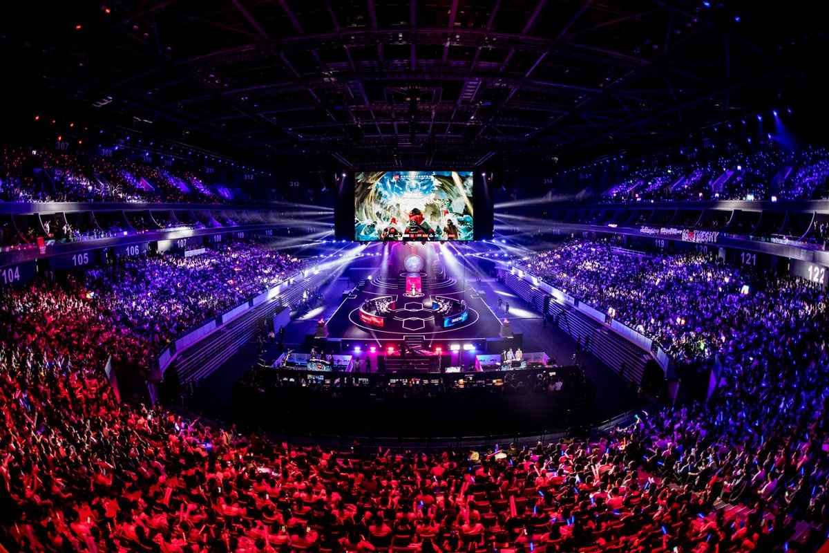 Dai hoc day eSports anh 1