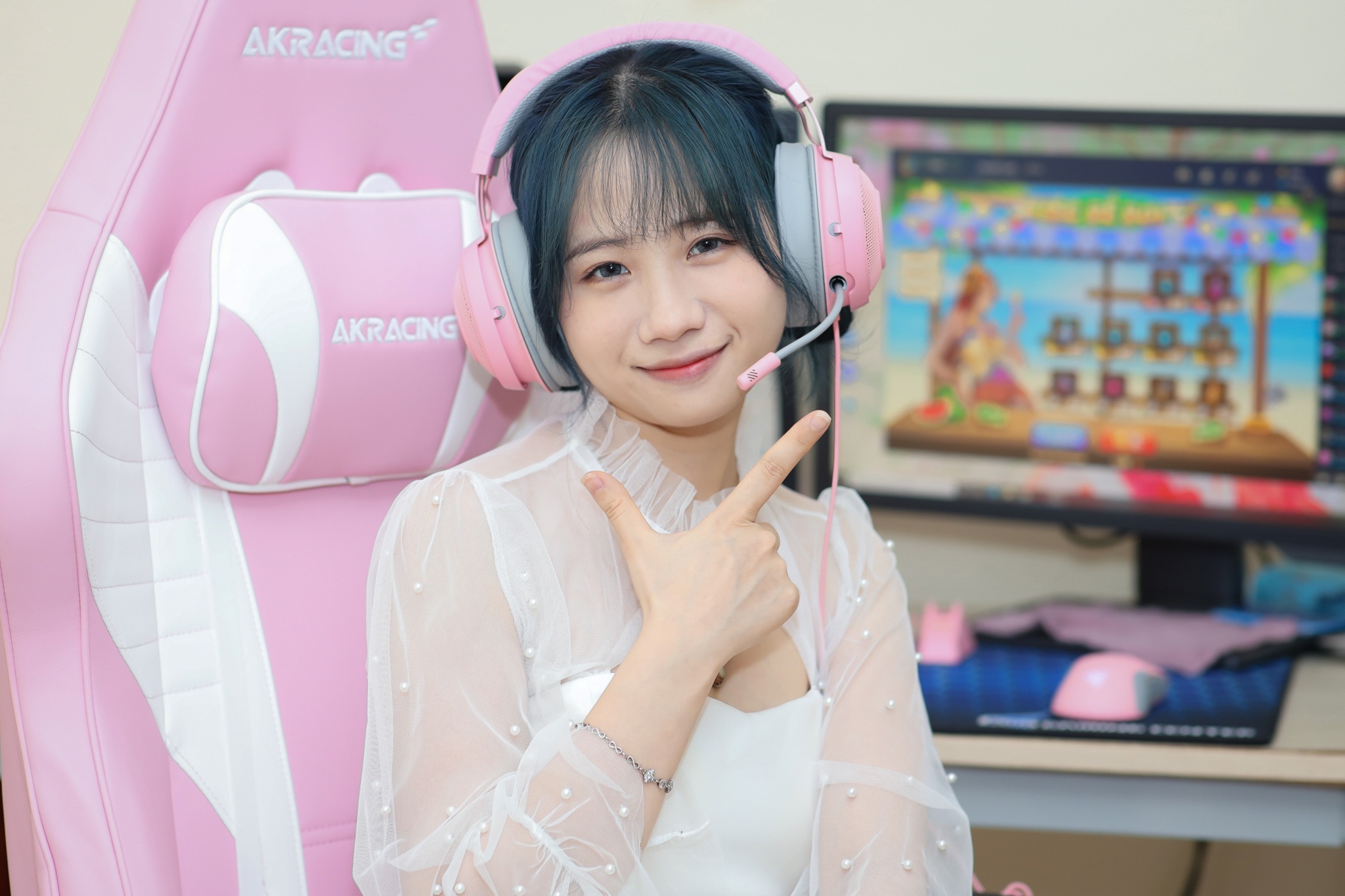 BLV Linh San: 'Nhieu nguoi khong thich nghe nu binh luan' hinh anh