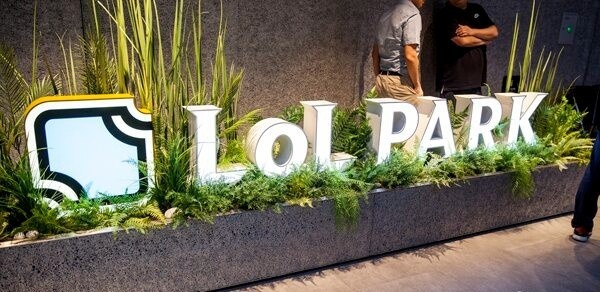 San van dong eSports anh 2