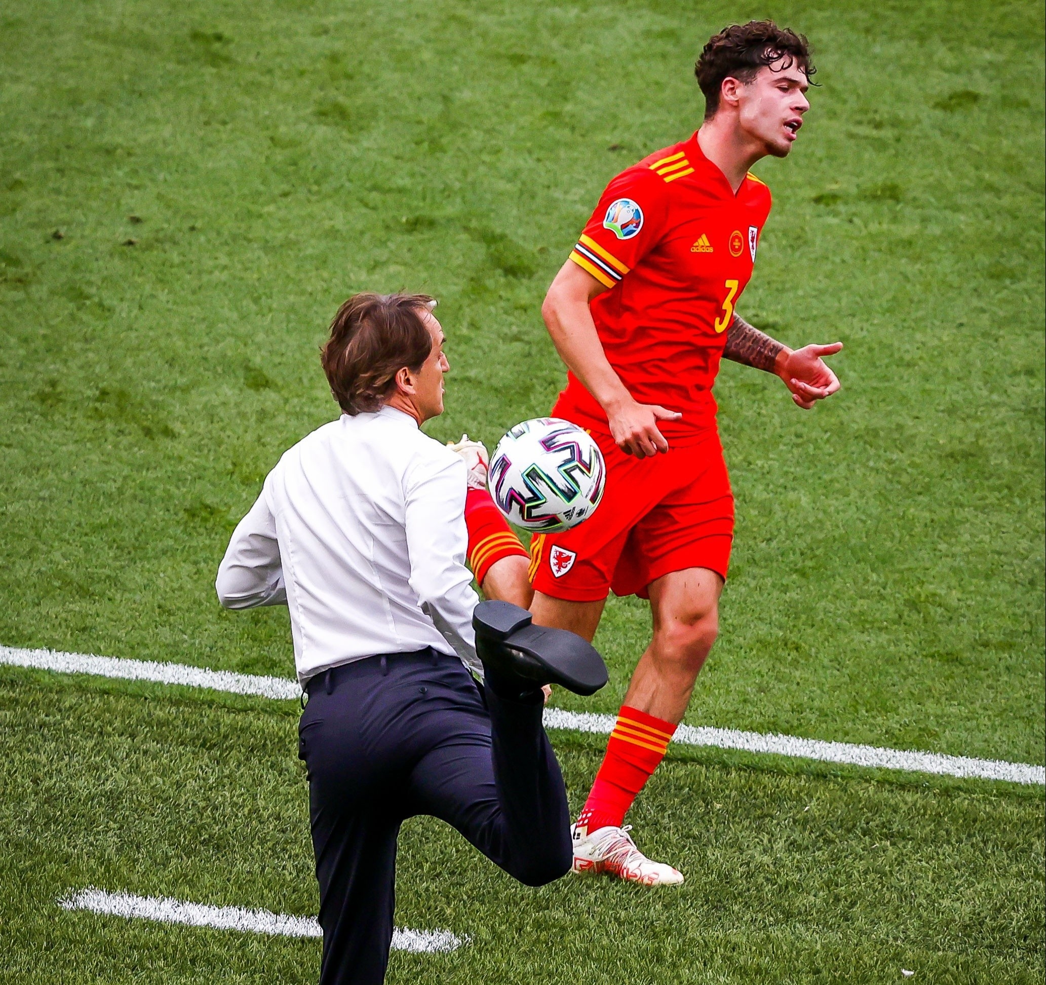 HLV tuyen Y do bong anh 1