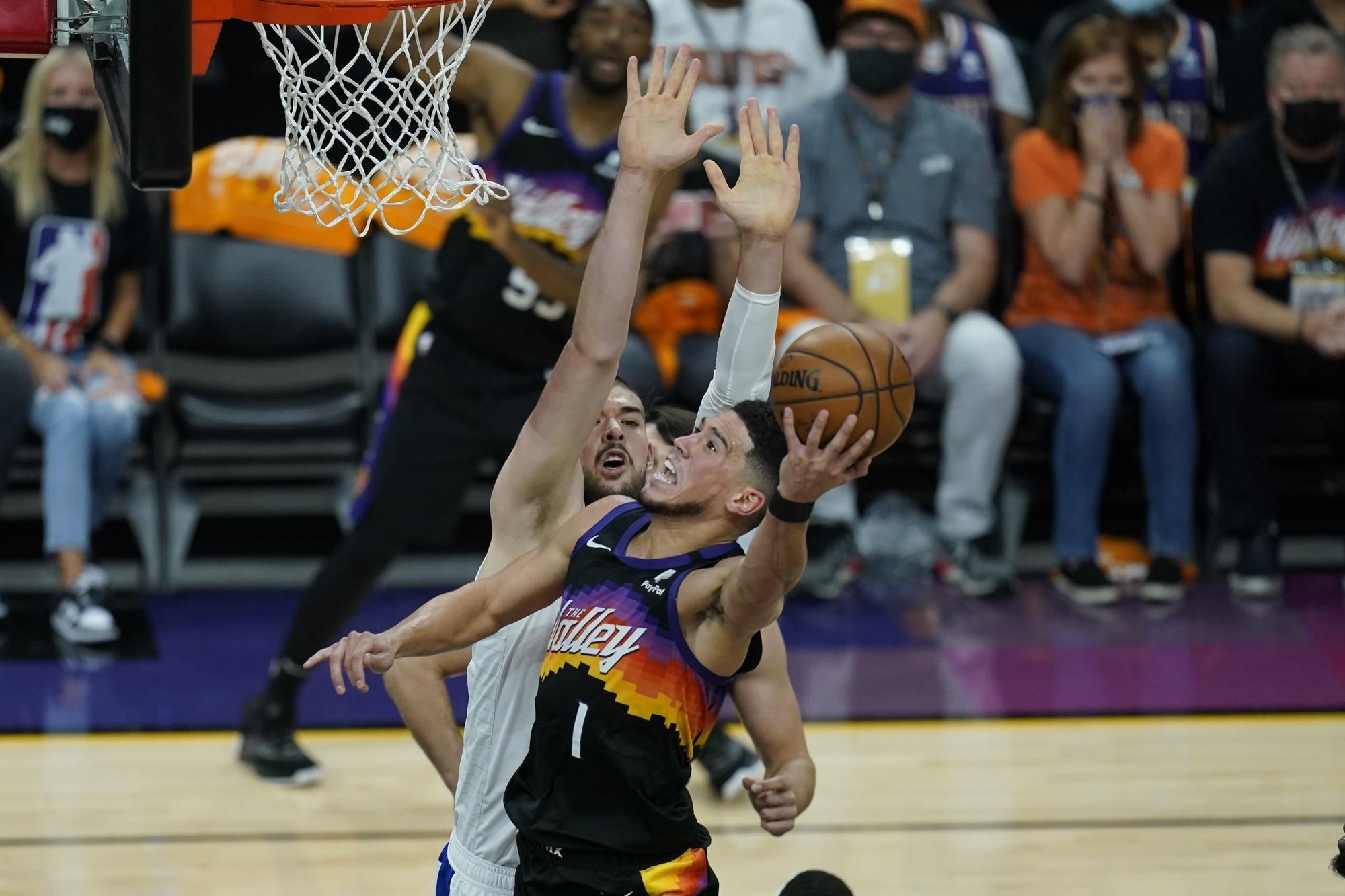 Devin Booker chan thuong mui anh 6