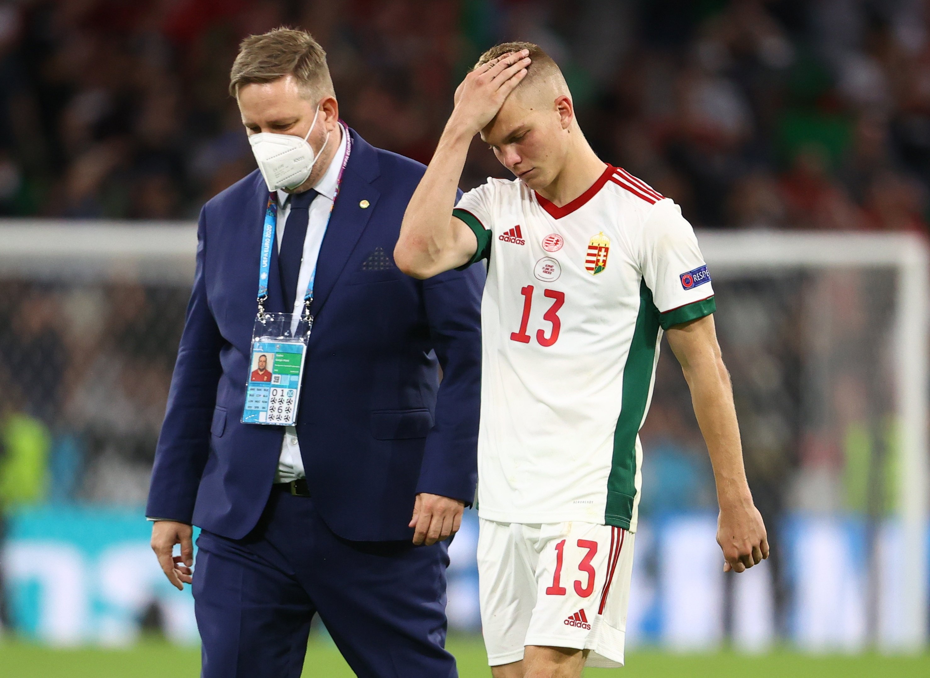 Cau thu Hungary khoc anh 6