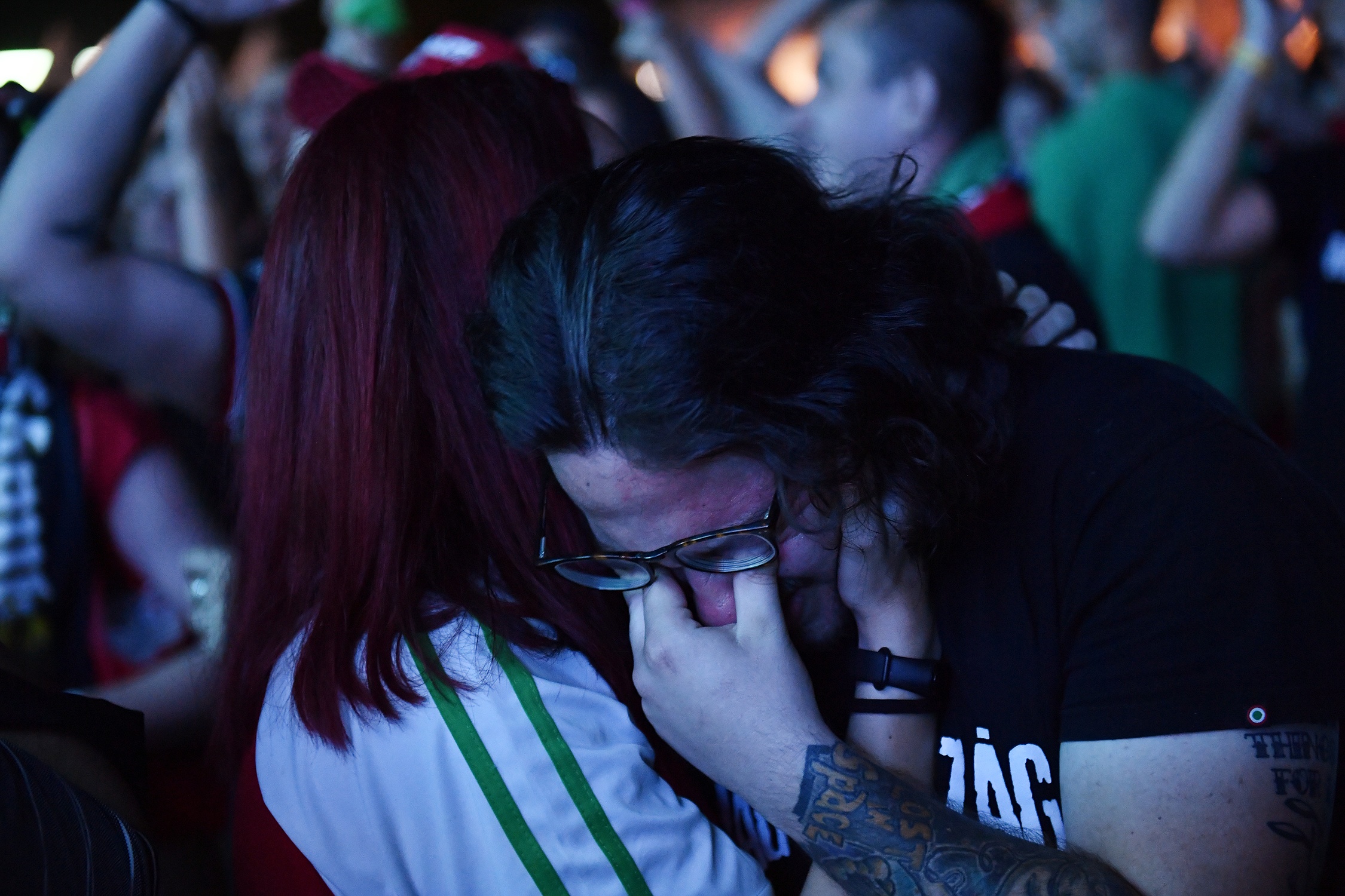 Cau thu Hungary khoc anh 7