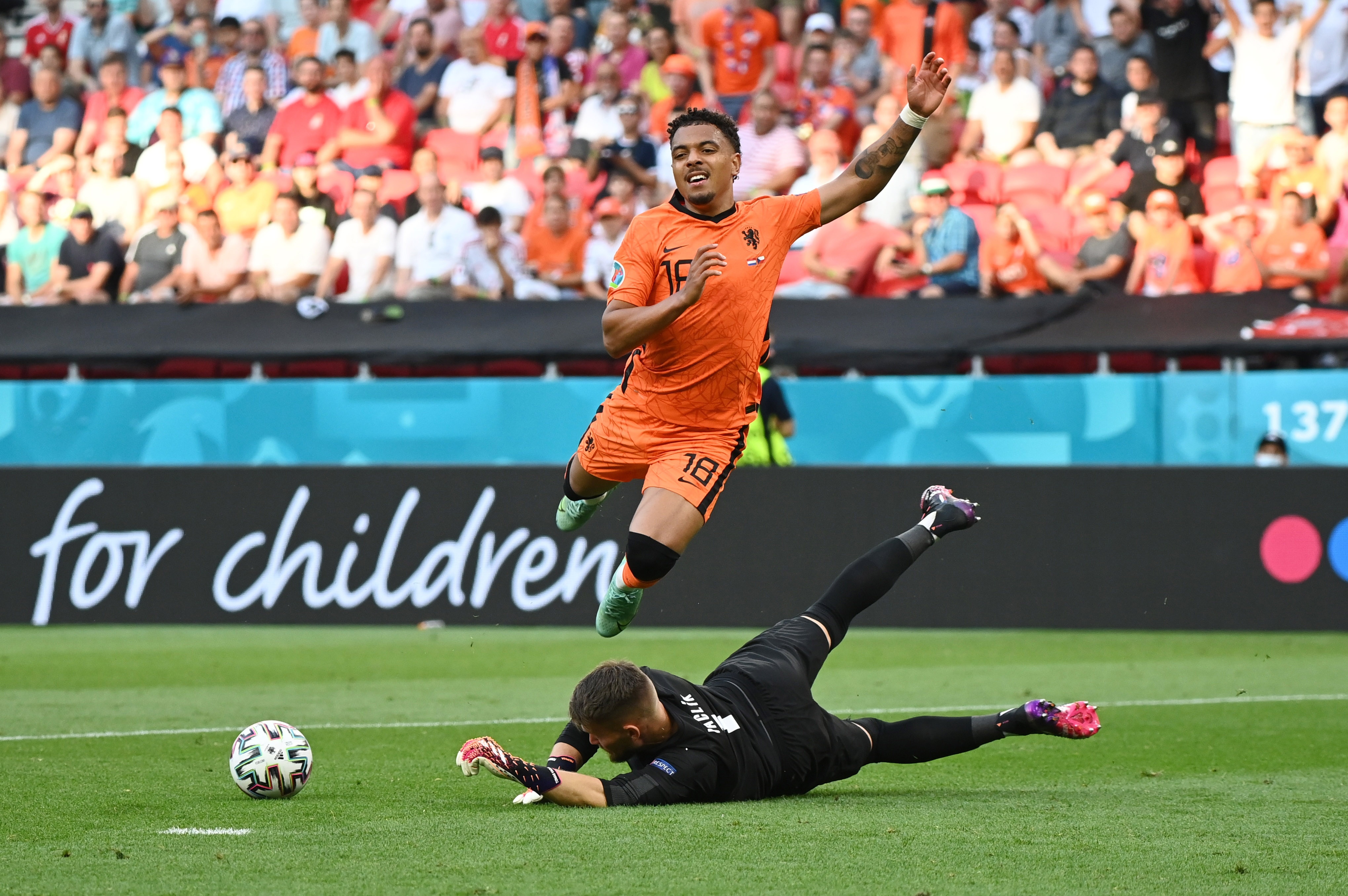 Ha Lan bi loai Euro 2020 anh 6